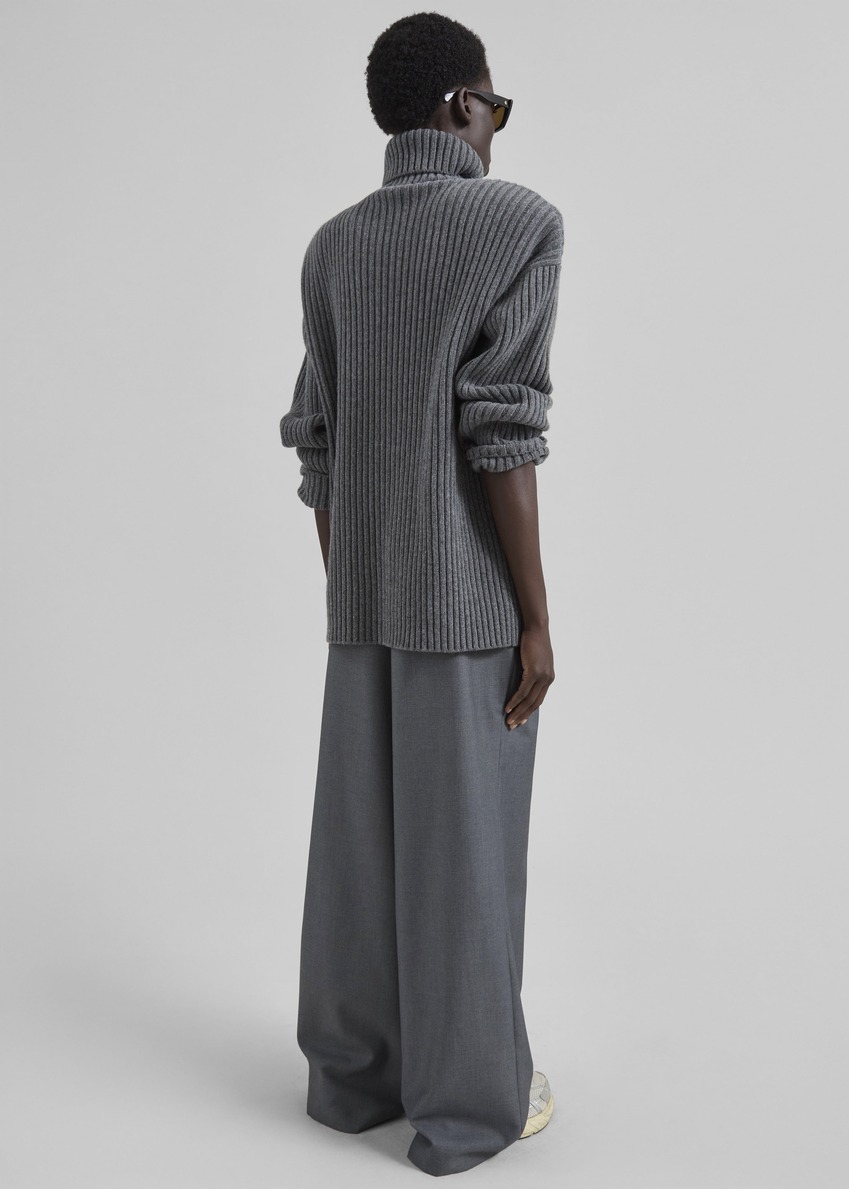 Lindall Turtleneck Sweater - Dark Grey - 7