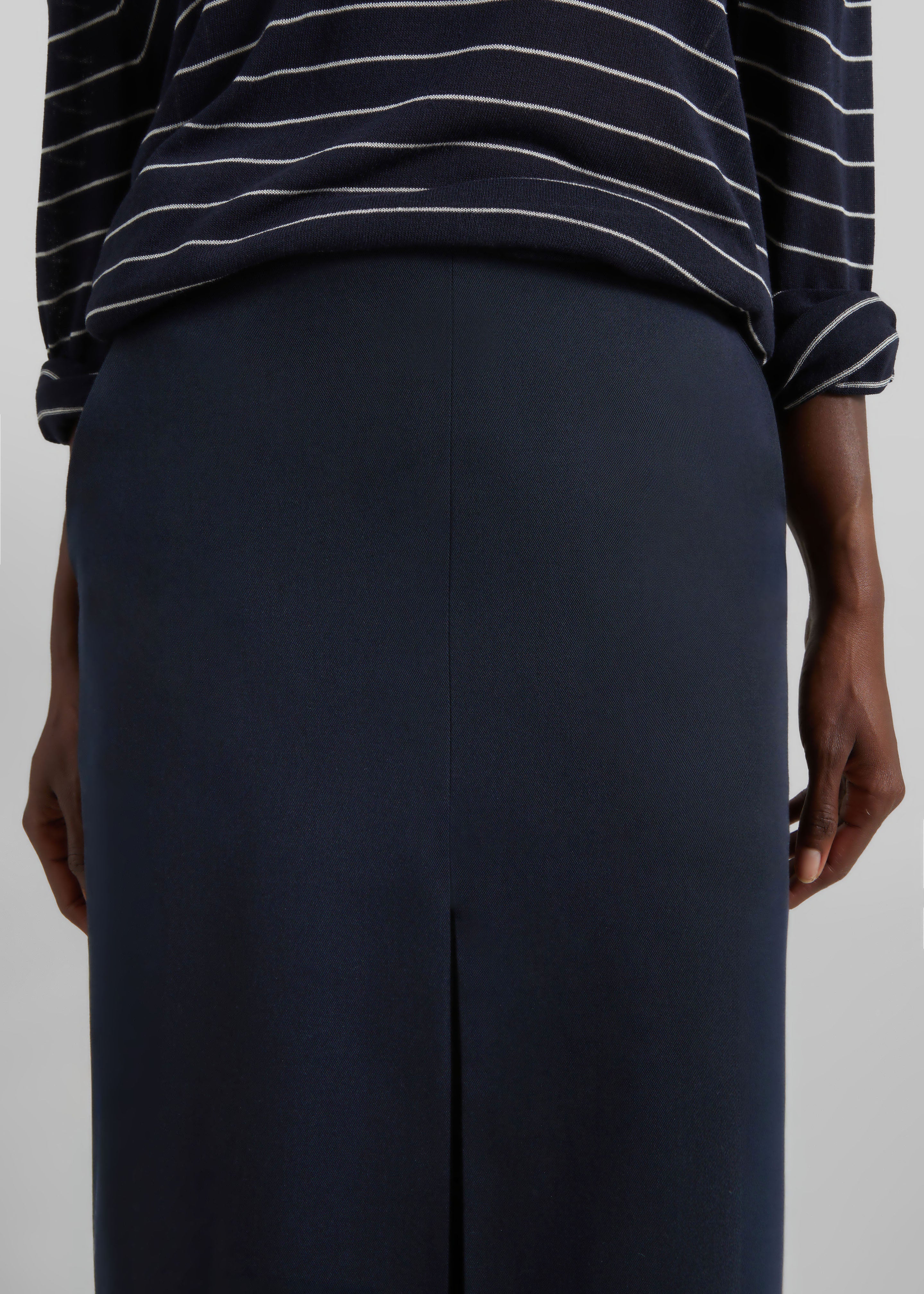Lisle Front Slit Pencil Skirt - Navy - 6