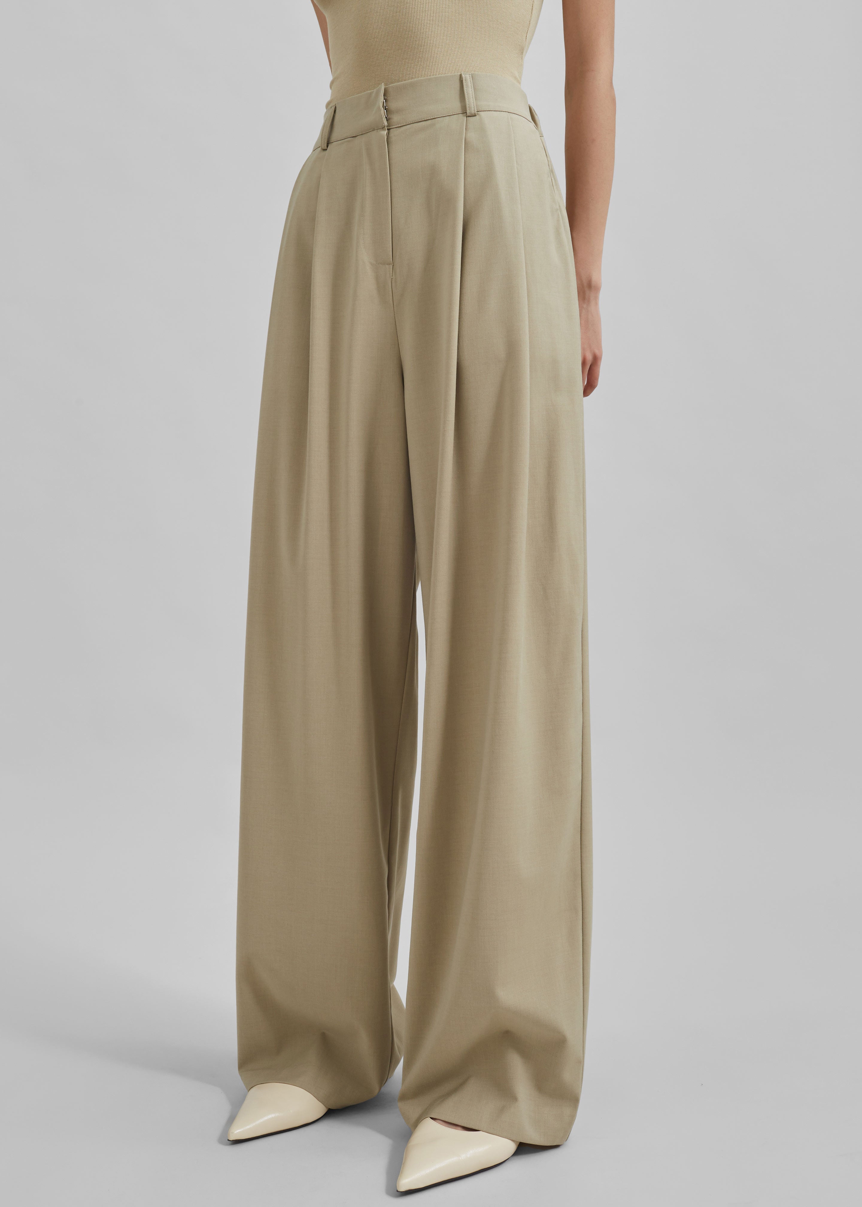 Livvy Pleated Trousers - Beige - 5