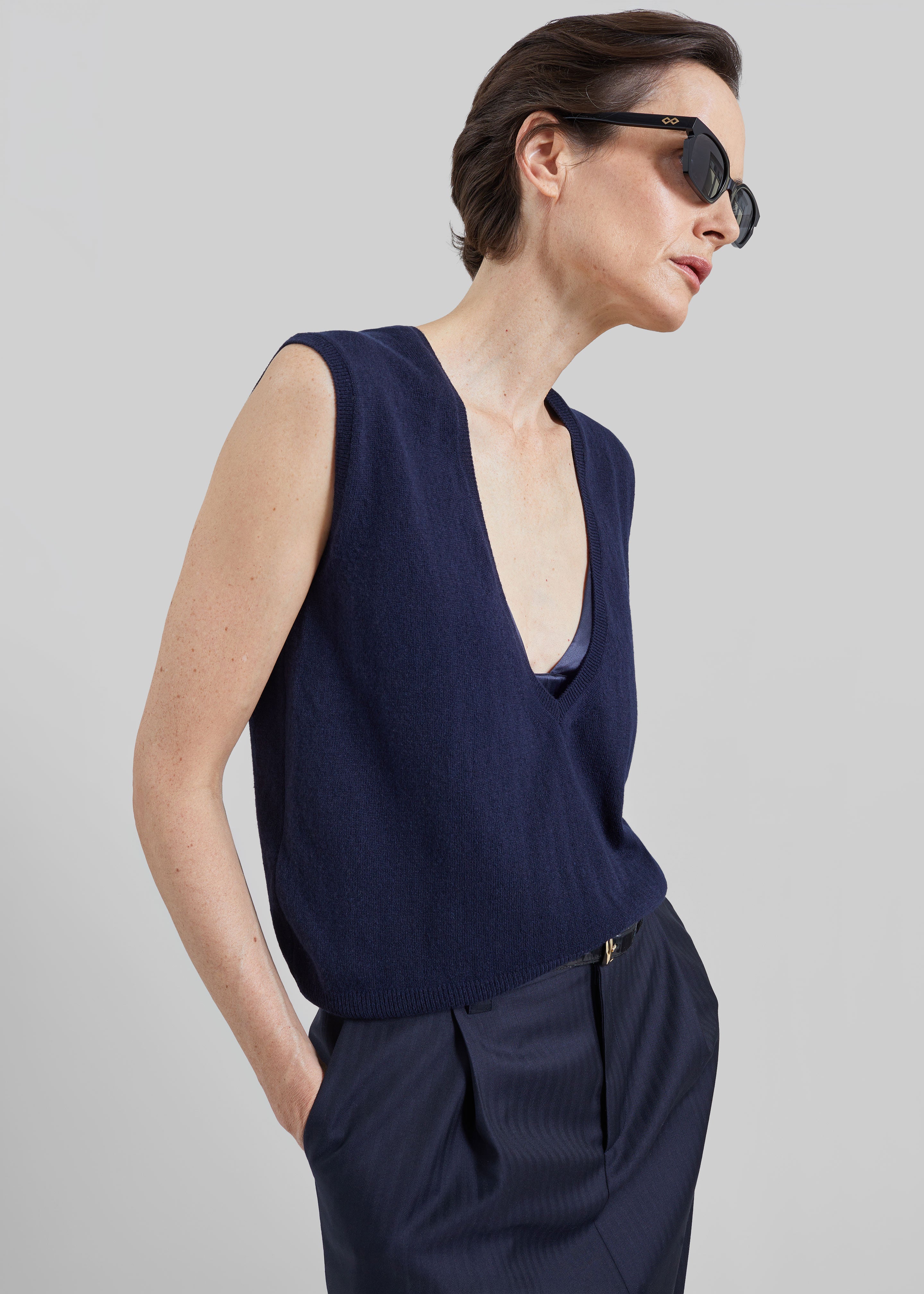 Lizan Deep V Neck Knit Vest - Dark Navy