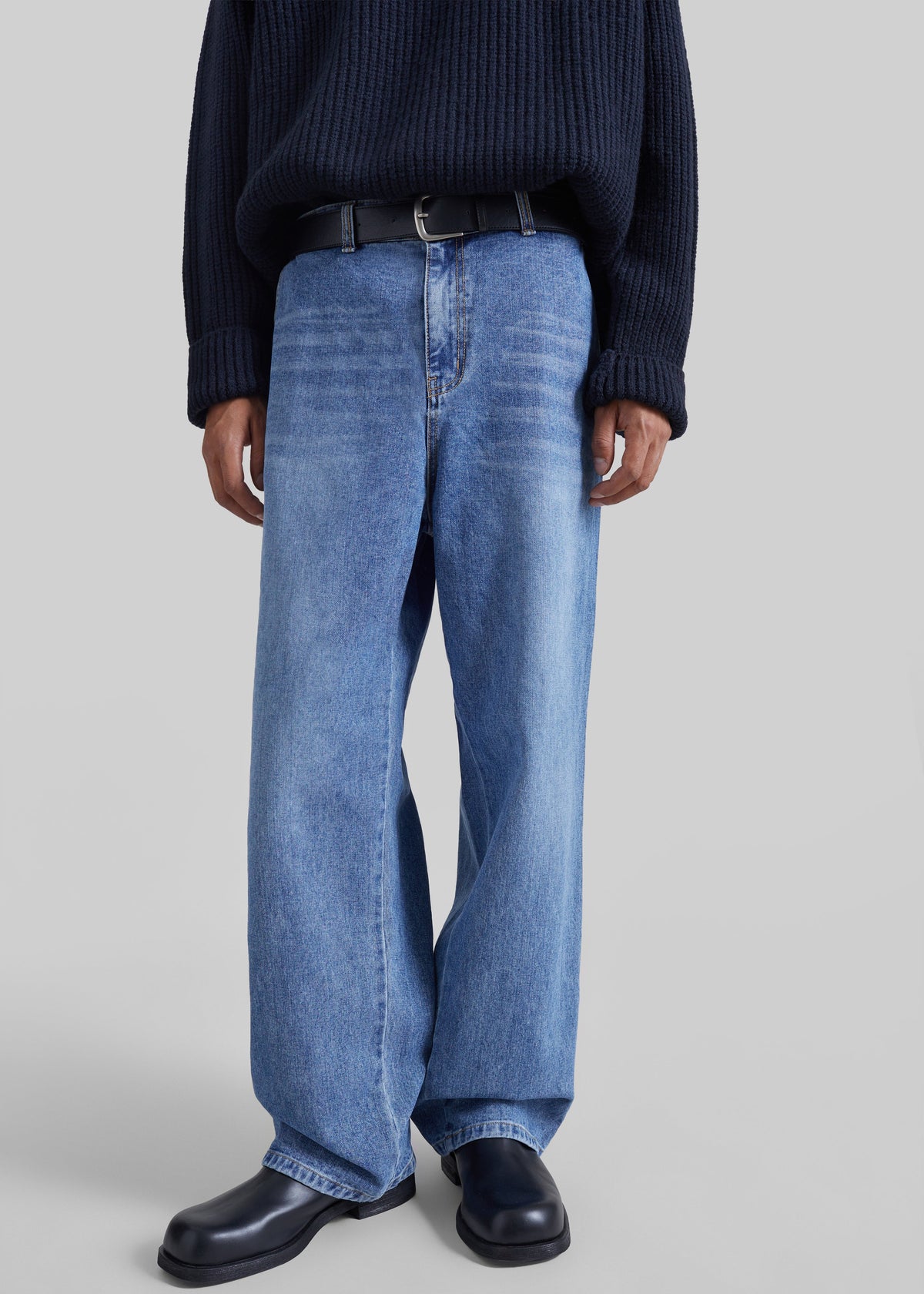 Lizio Straight Jeans - Medium Wash