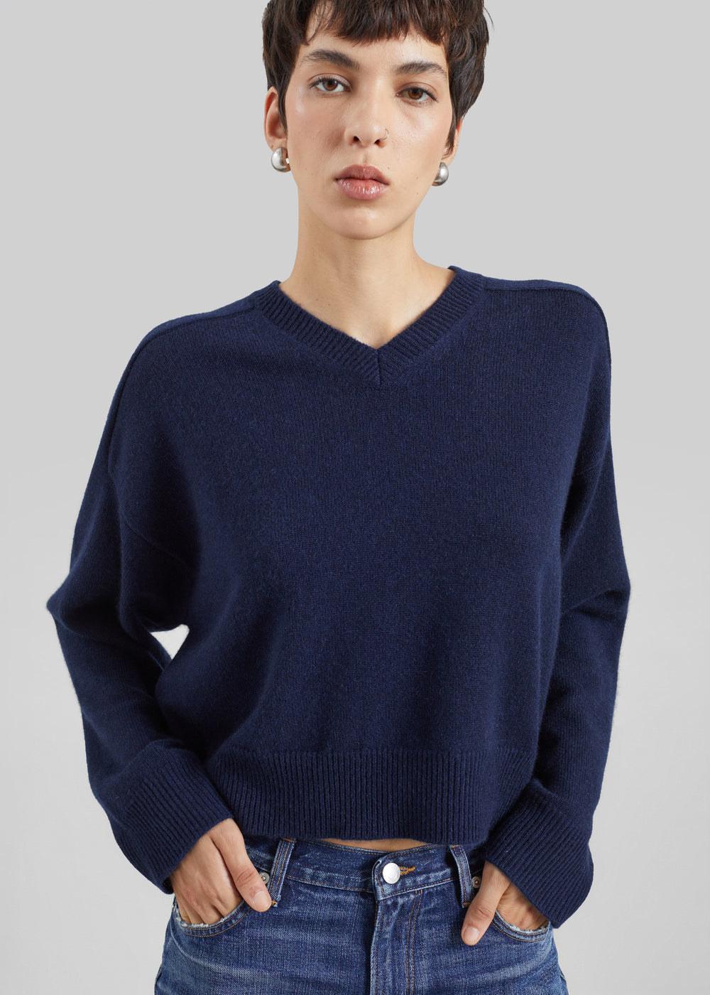 Loulou de Saison Anzor Lds V-Neck Sweater - Navy