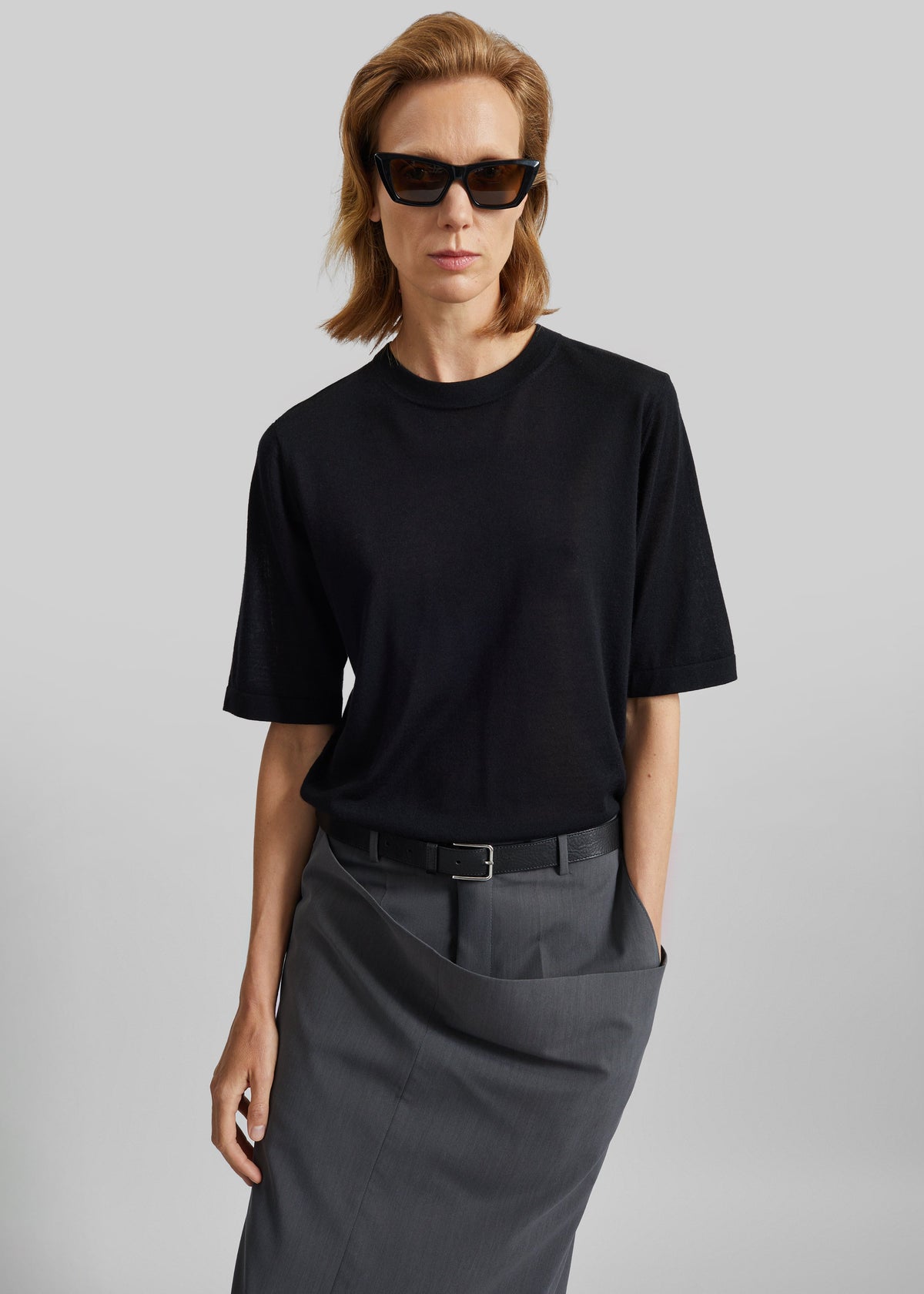 Loulou de Saison Nala Short-Sleeve Fluid Cashmere Top - Black - 1