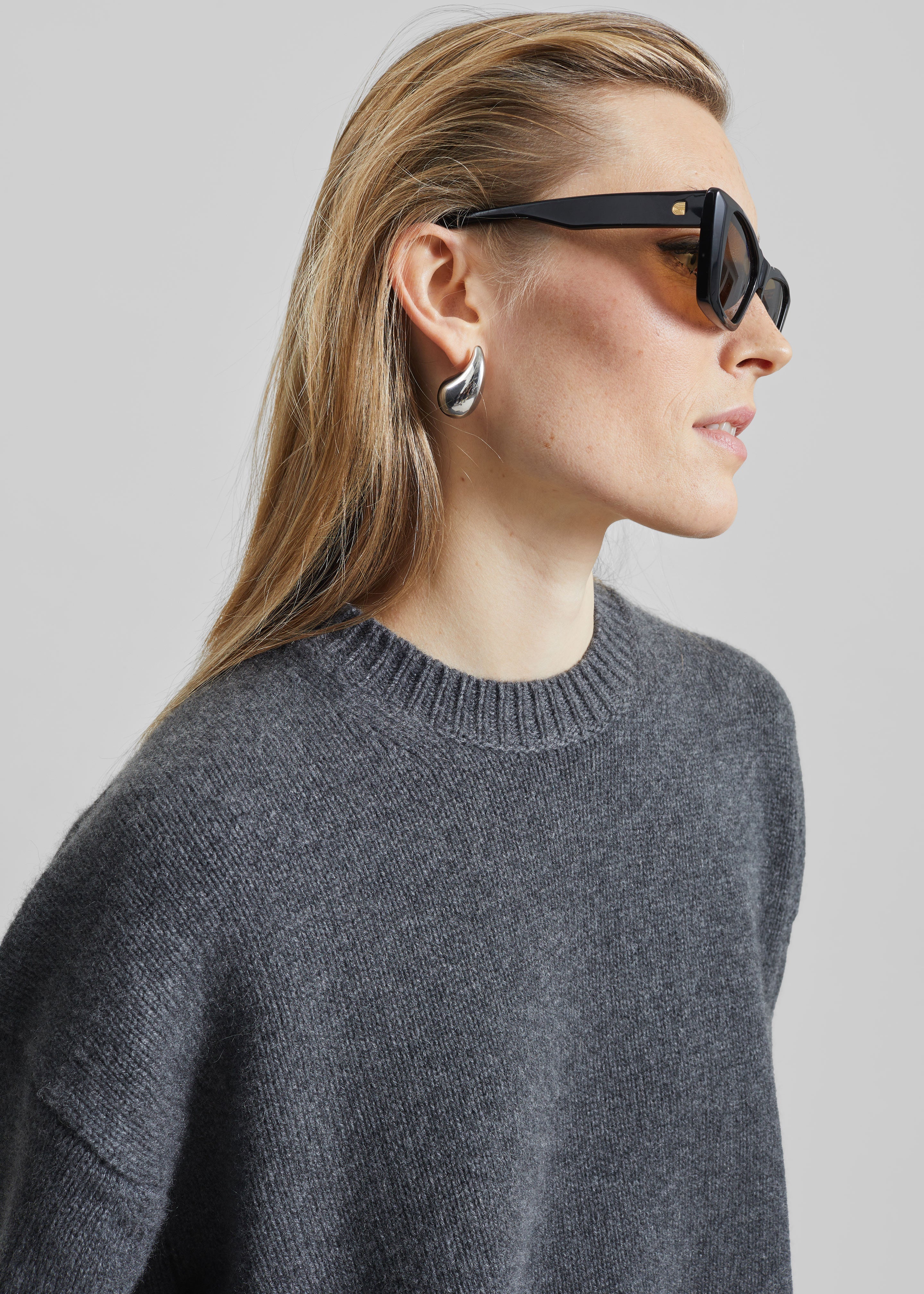 Loulou de Saison Pia Oversized Cashmere Sweater - Anthracite Melange - 2