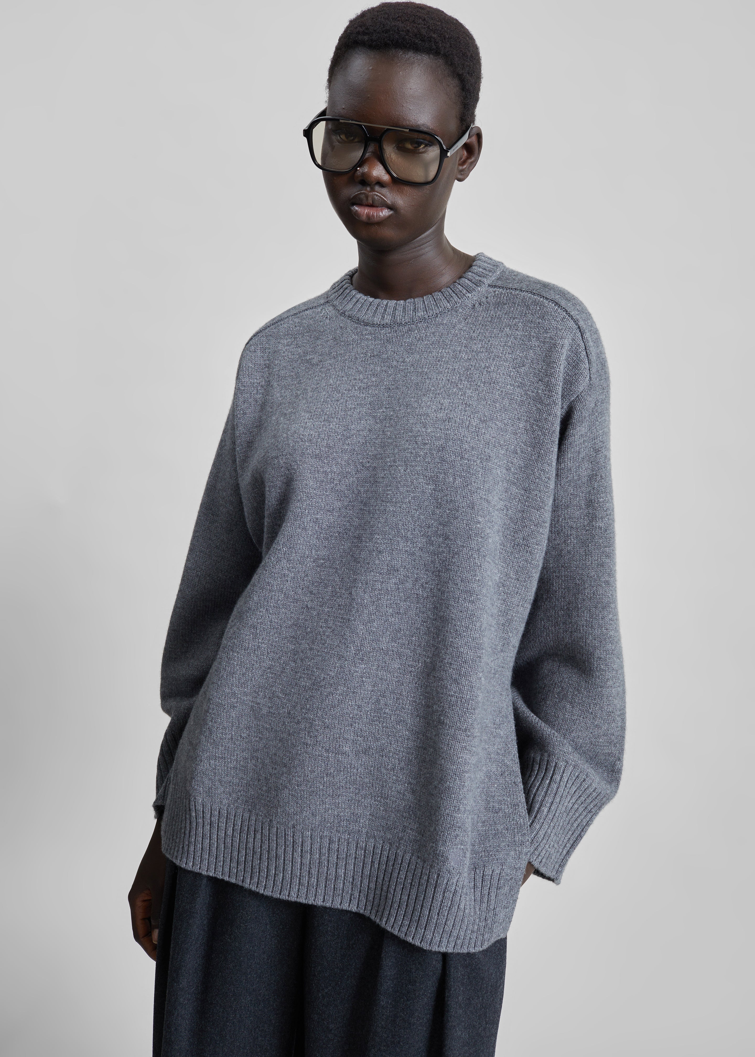 mix color short knit（Louren） Loulou de Saison Safi LDS Cashmere Blend Sweater - Anthracite