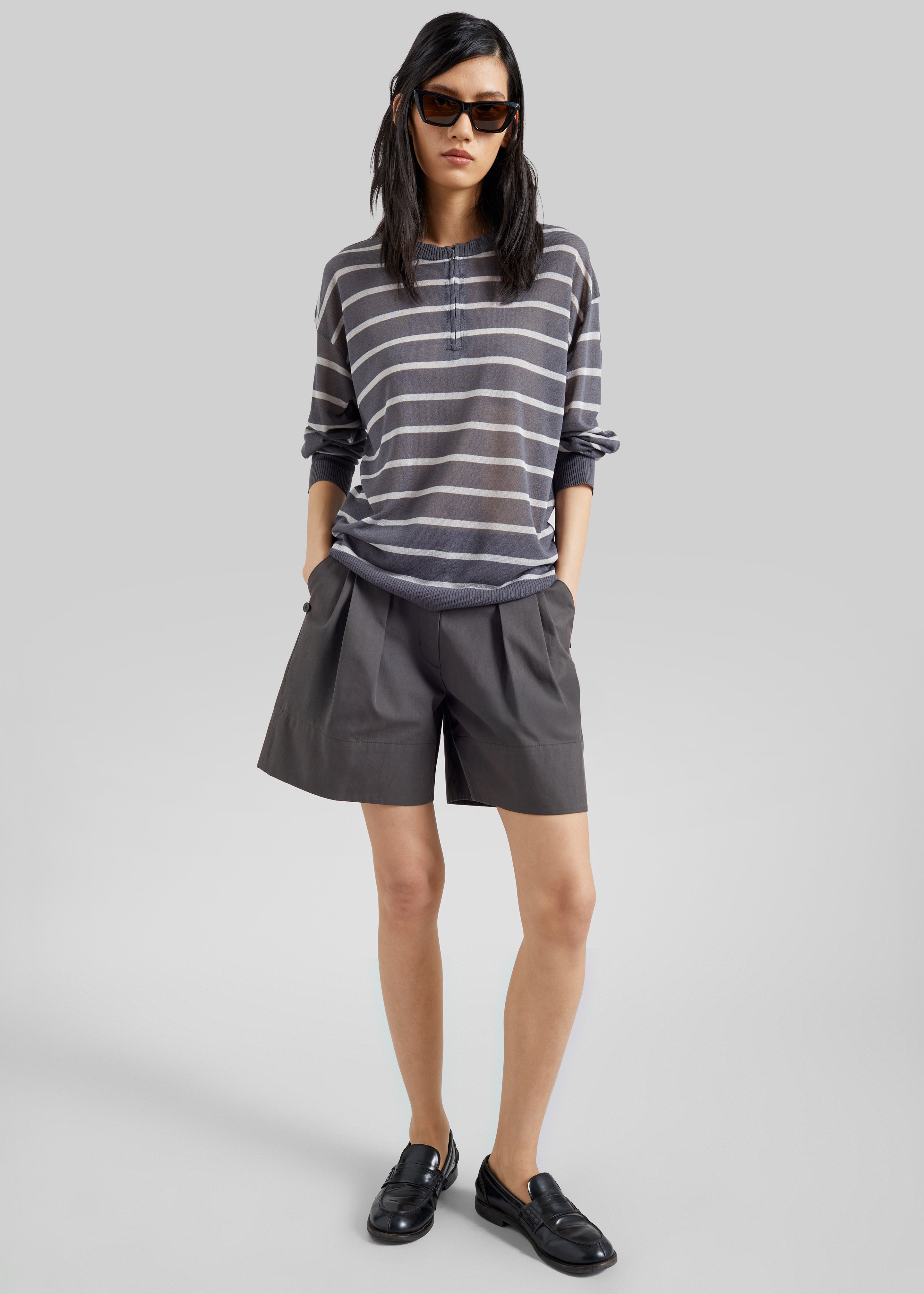 Low Classic Tuck Point Turn-Up Shorts - Charcoal - 3