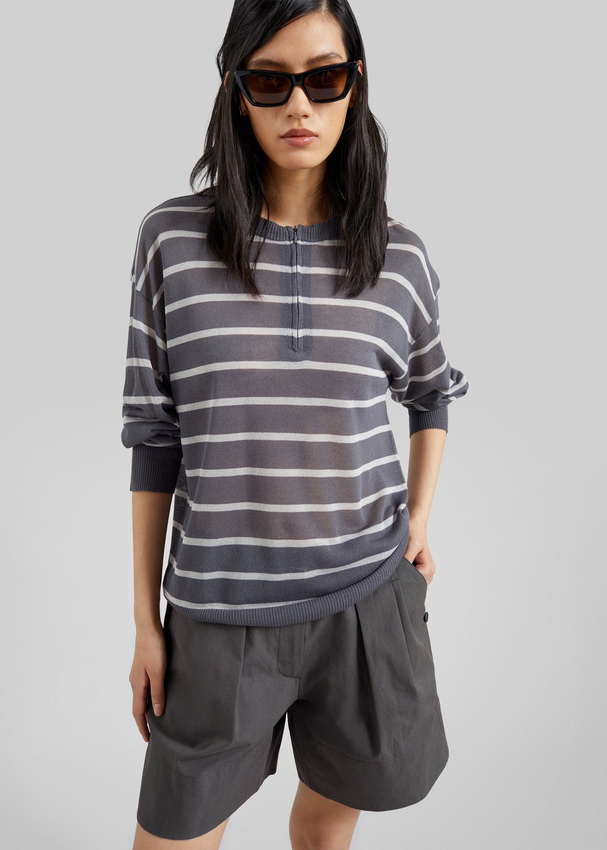 Low Classic Tuck Point Turn-Up Shorts - Charcoal - 6