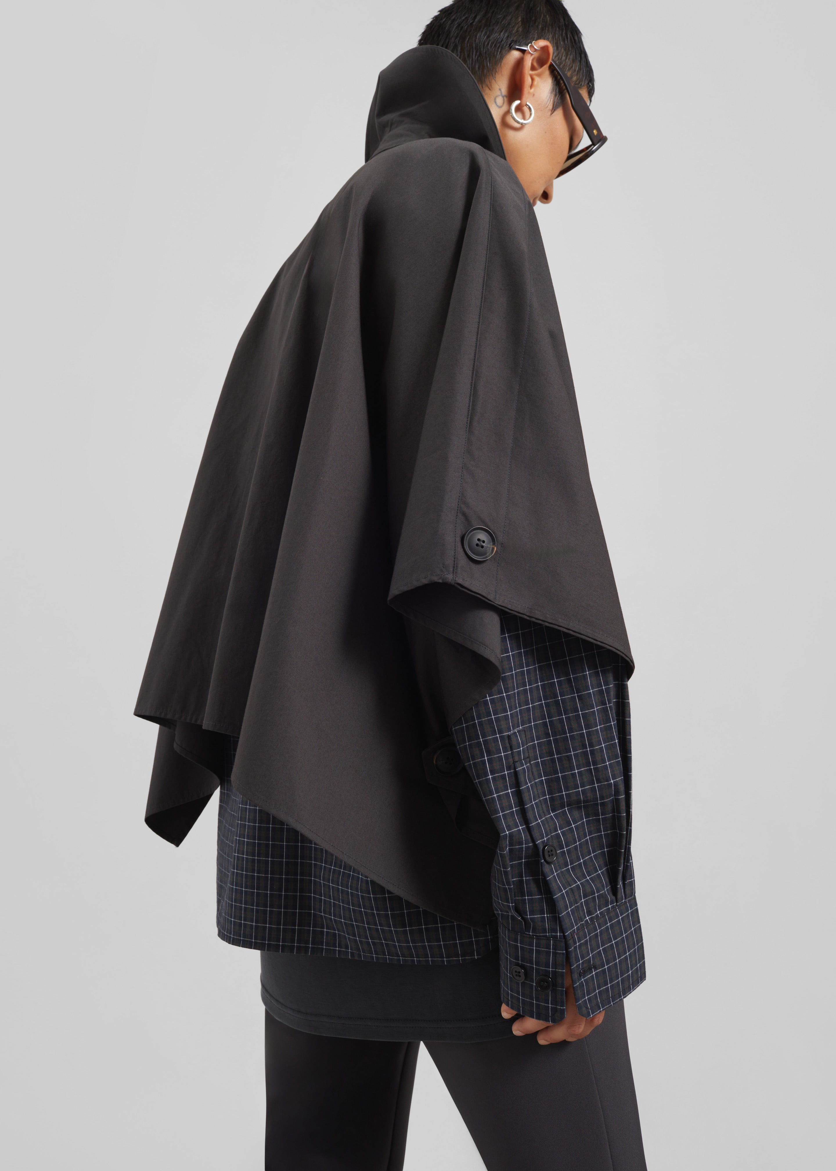 Maren Cape Trench - Black - 2