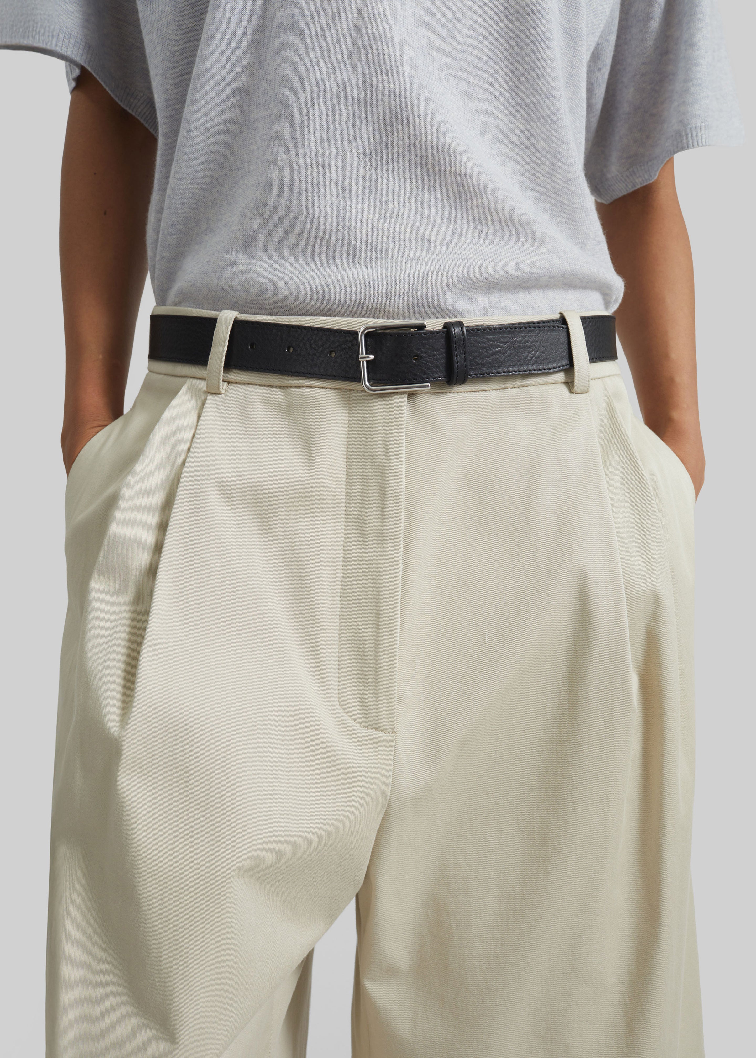 Marfa Cotton Pleated Bermuda - Light Beige - 3
