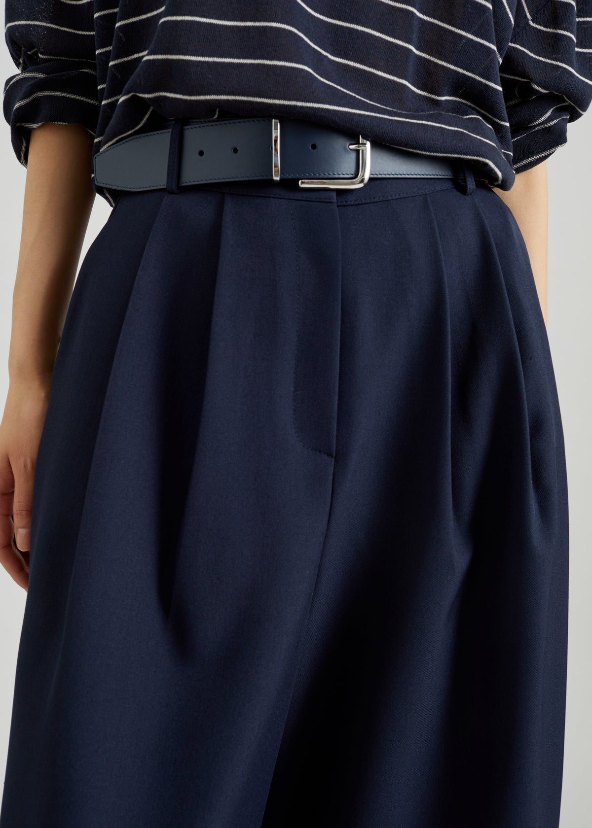 Martel Pleated Bermuda Shorts - Navy - 7
