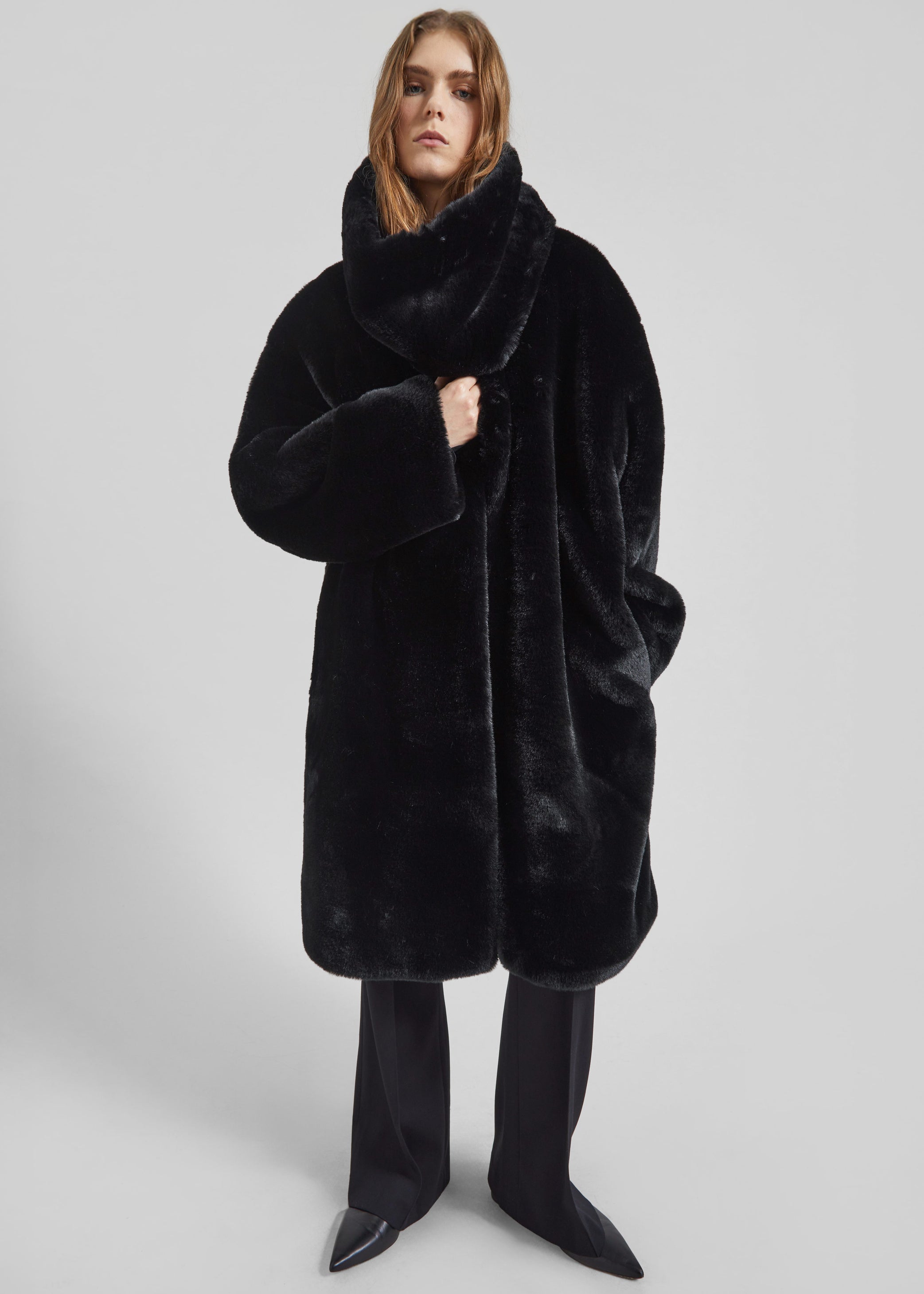 Shop the look image for Manteau Matera sans col en fausse fourrure - Noir