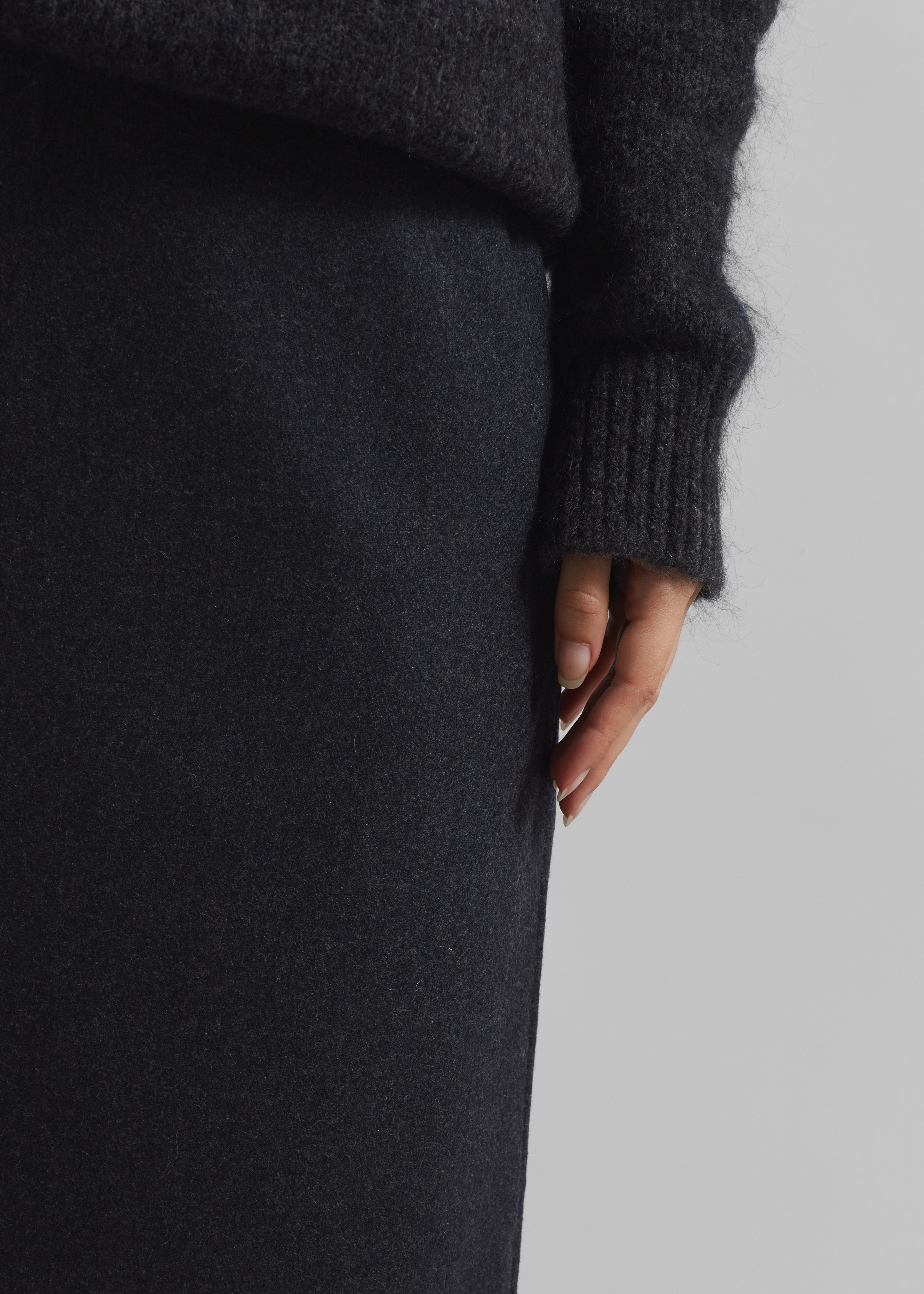 Moaen Turtleneck Sweater - Charcoal - 7