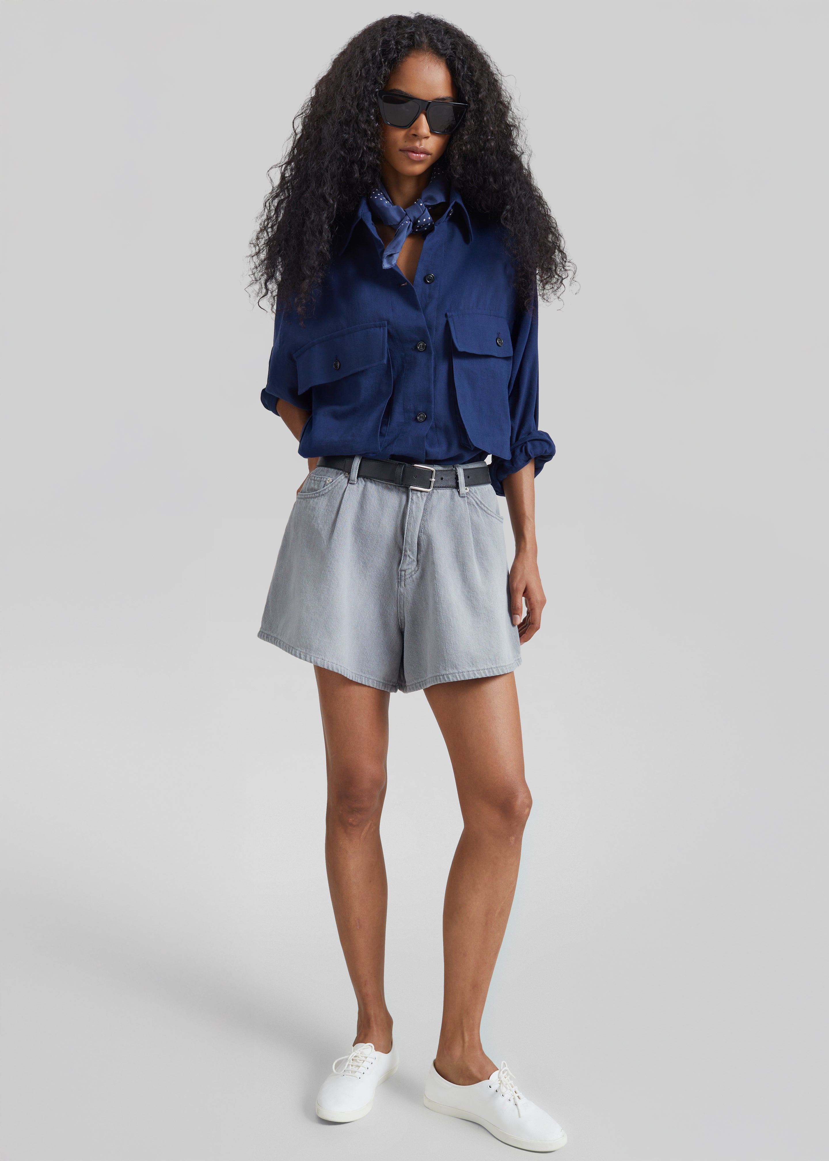 Mojave Pleated Denim Shorts - Grey Wash – The Frankie Shop Europe