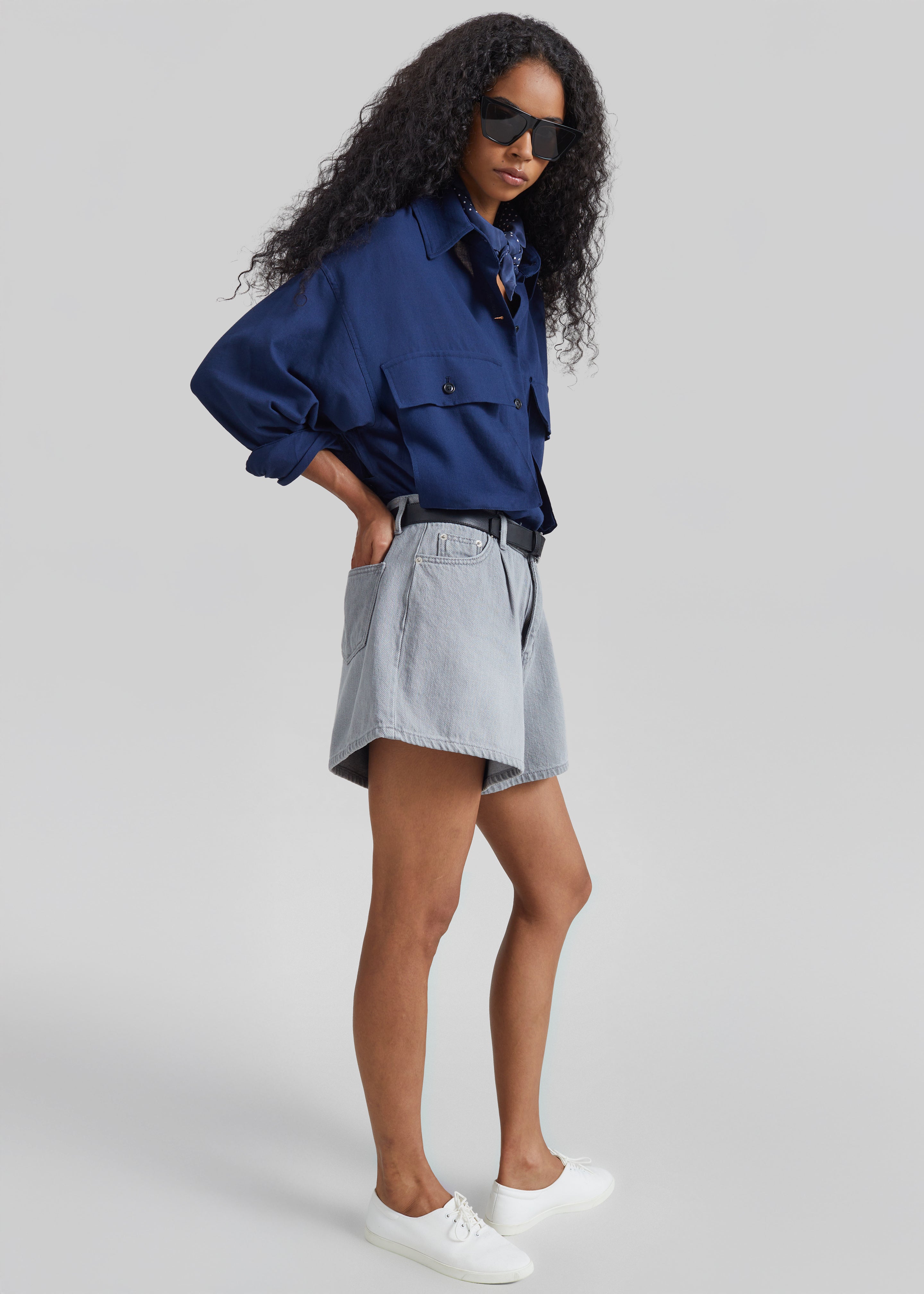 Mojave Pleated Denim Shorts - Grey Wash – The Frankie Shop Europe