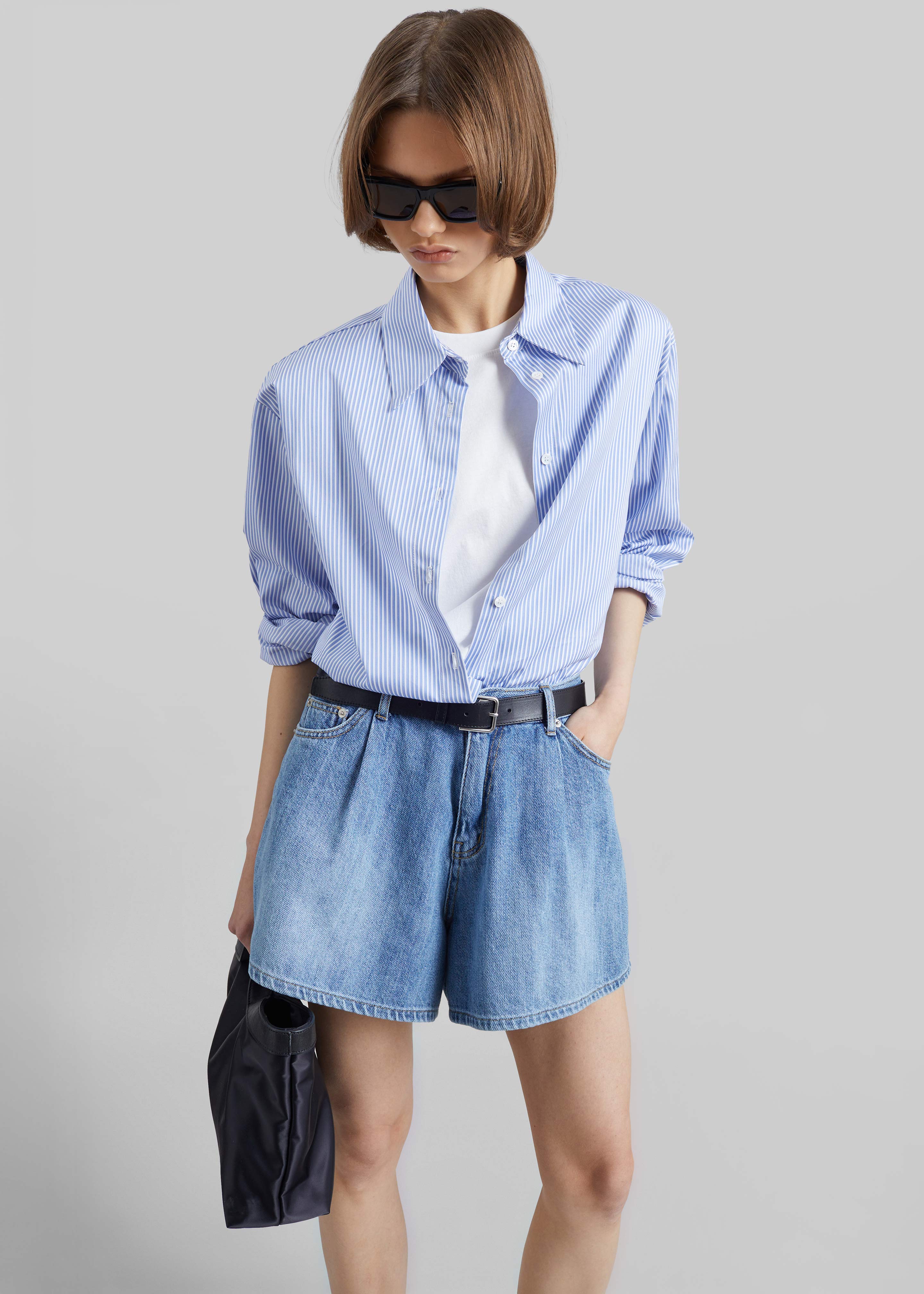 Mojave Pleated Denim Shorts - Medium Wash – The Frankie Shop Europe