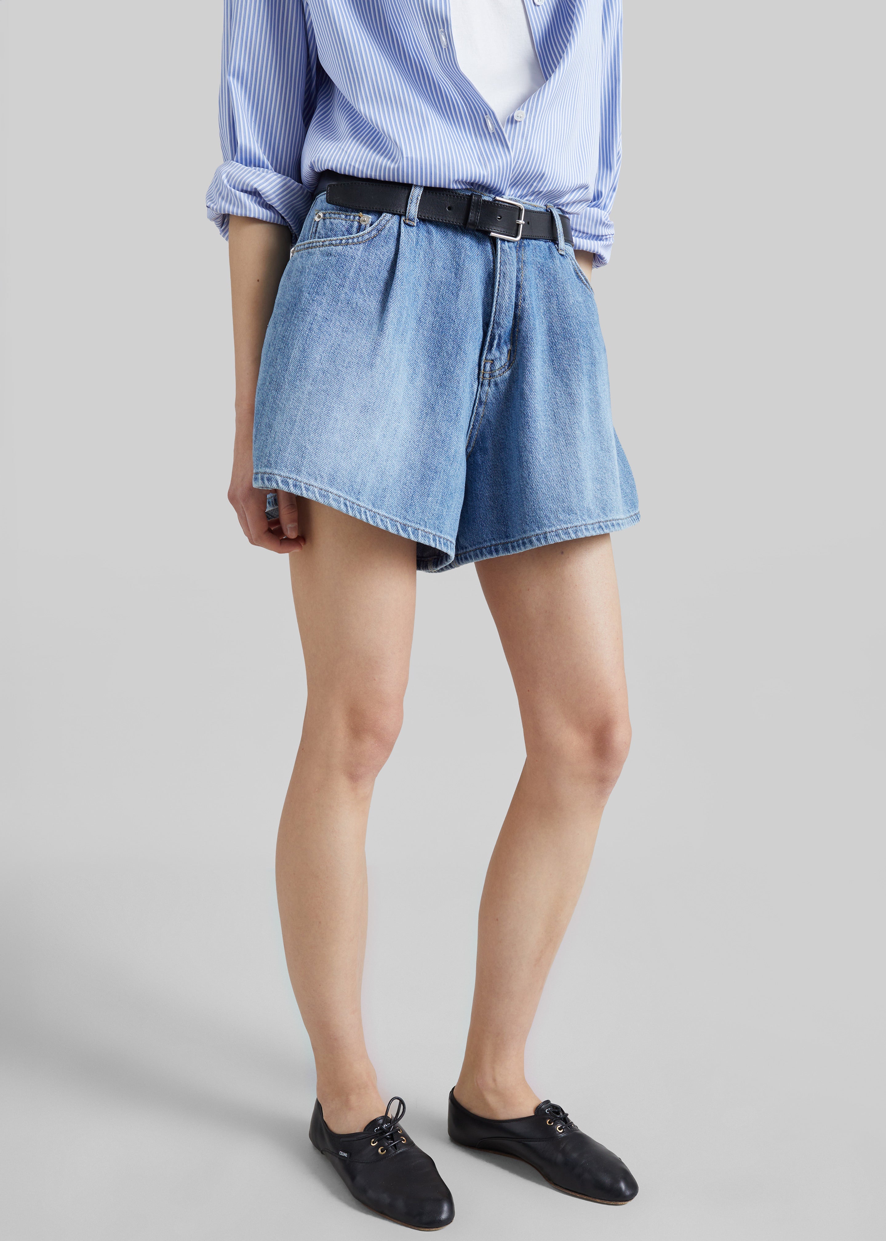 Mojave Pleated Denim Shorts - Medium Wash - 5