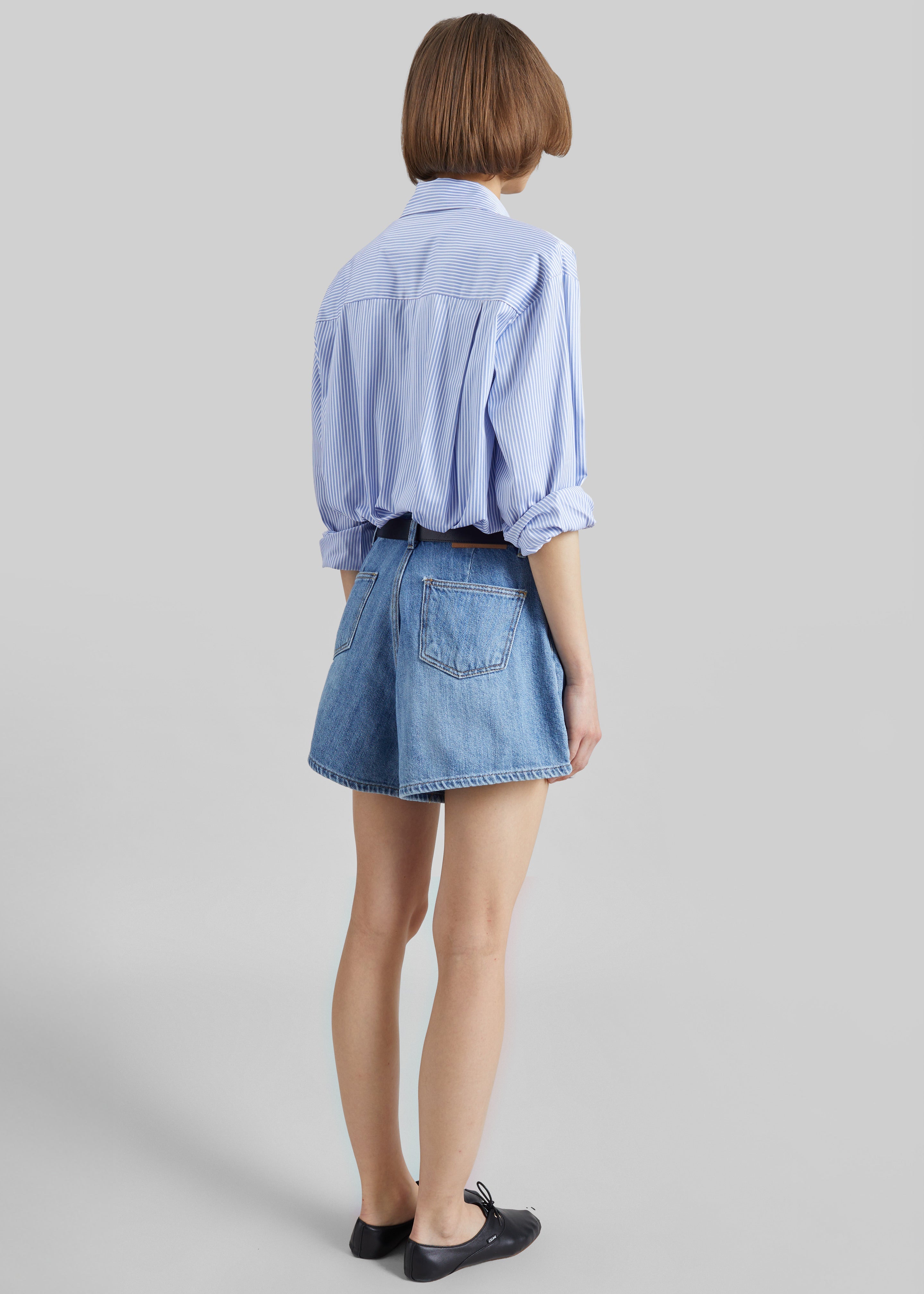 Mojave Pleated Denim Shorts - Medium Wash – The Frankie Shop Europe