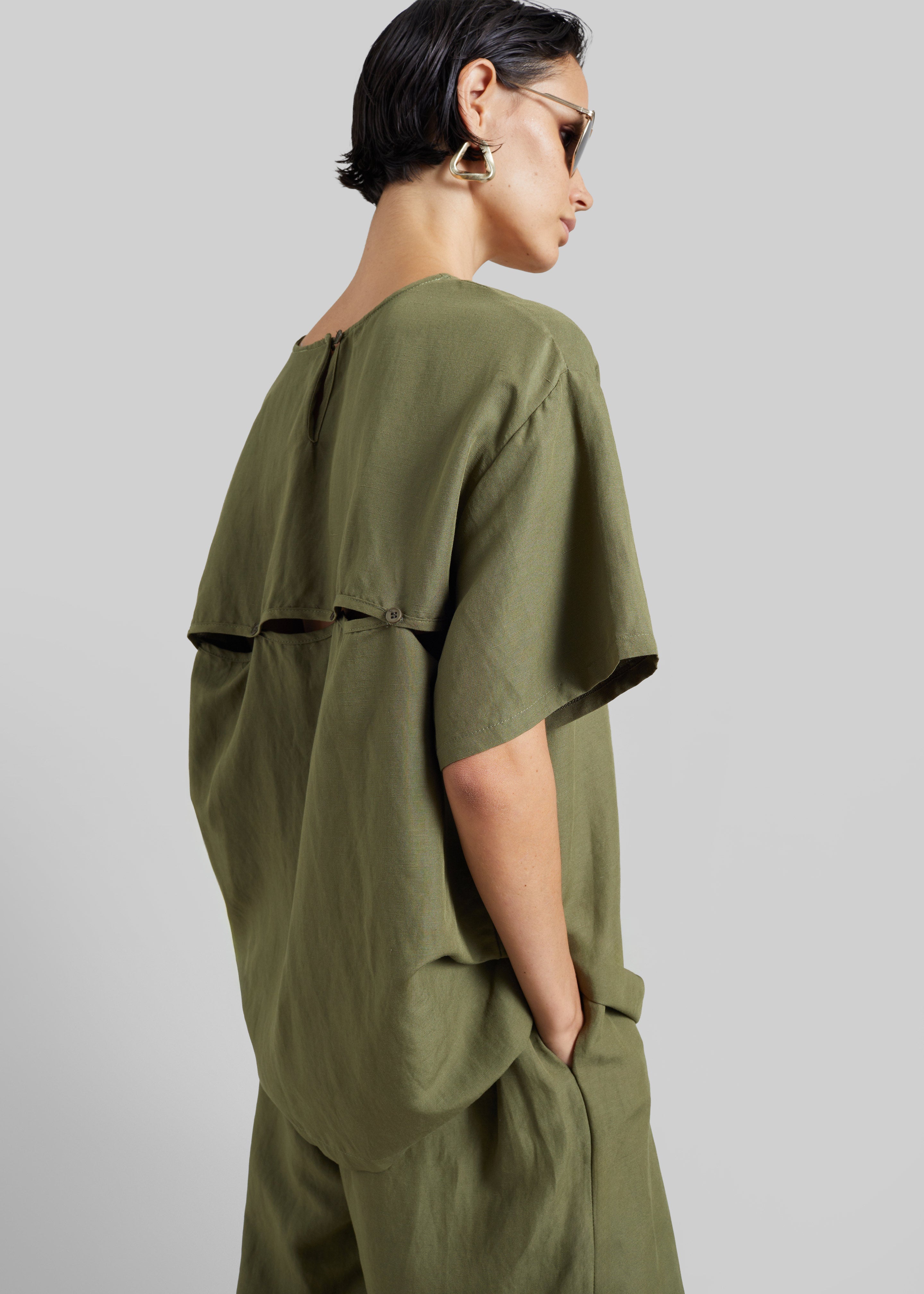 Morat Linen Back Button Top - Olive