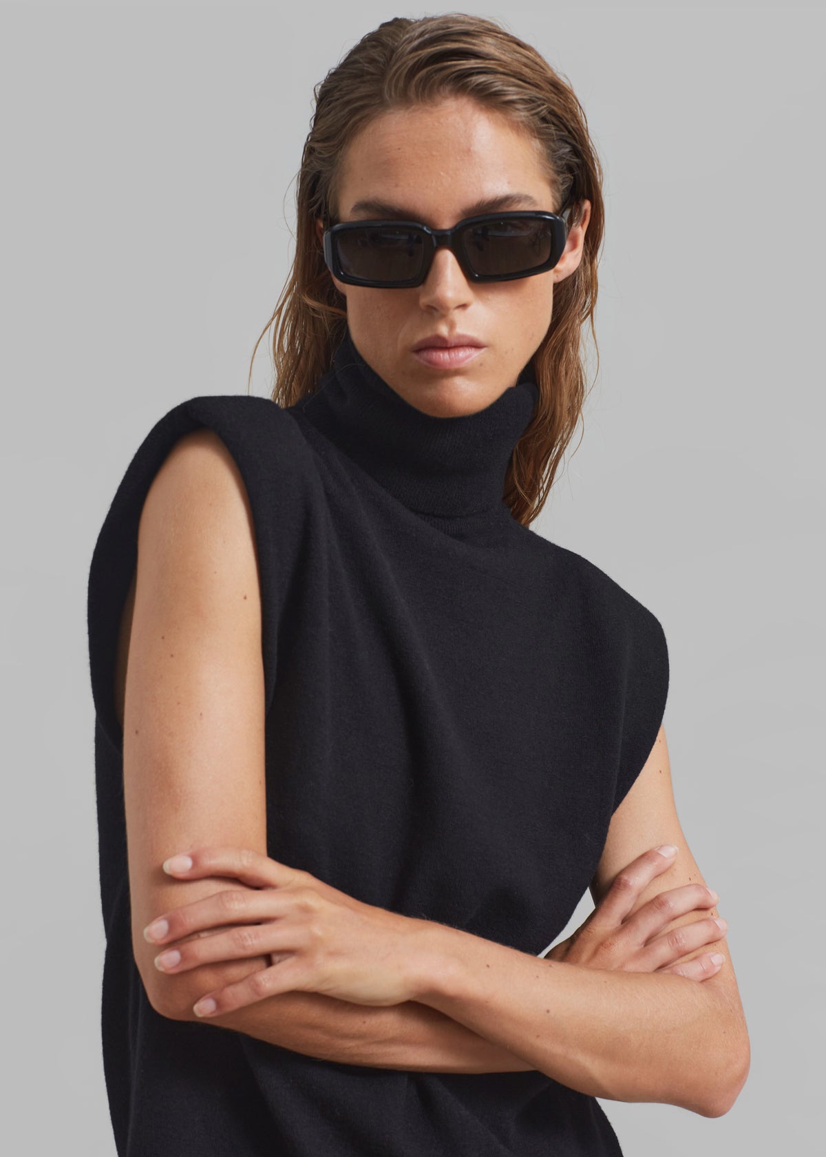 Nadia Thin Padded Sleeveless Turtleneck - Black - 1