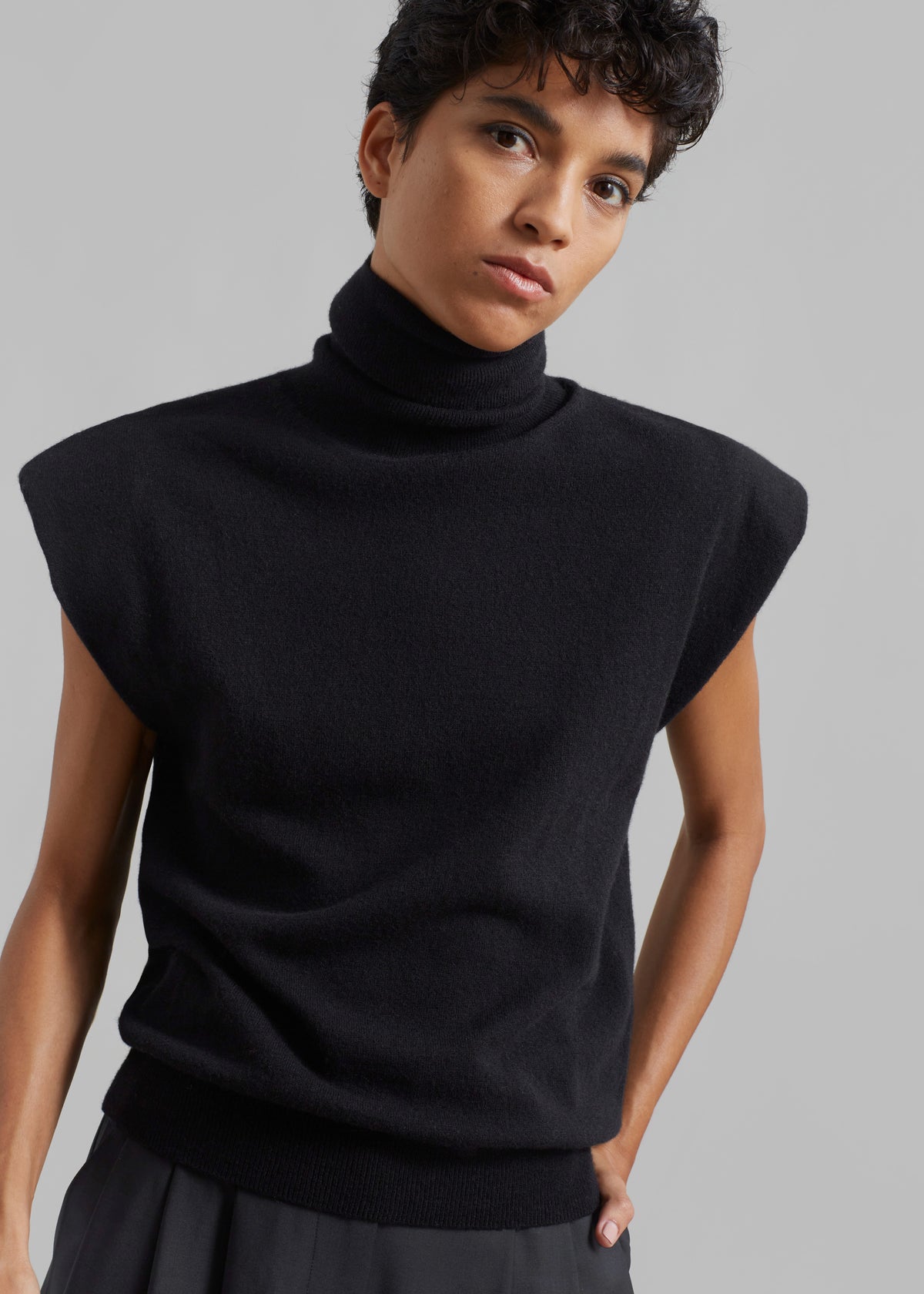 Nadia Thin Padded Sleeveless Turtleneck - Black - 7