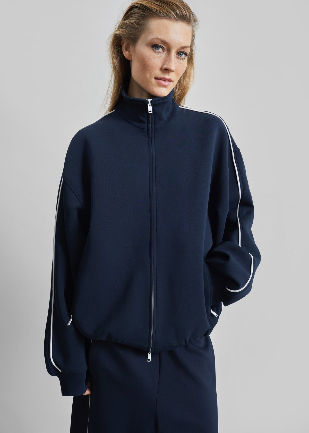 Aday Womens Two Pocket High Neck Full Zip Up In The Air Jacket Midnight Aday Womens Two Pocket High Neck Full Zip Up In The Air Jacket Midnight