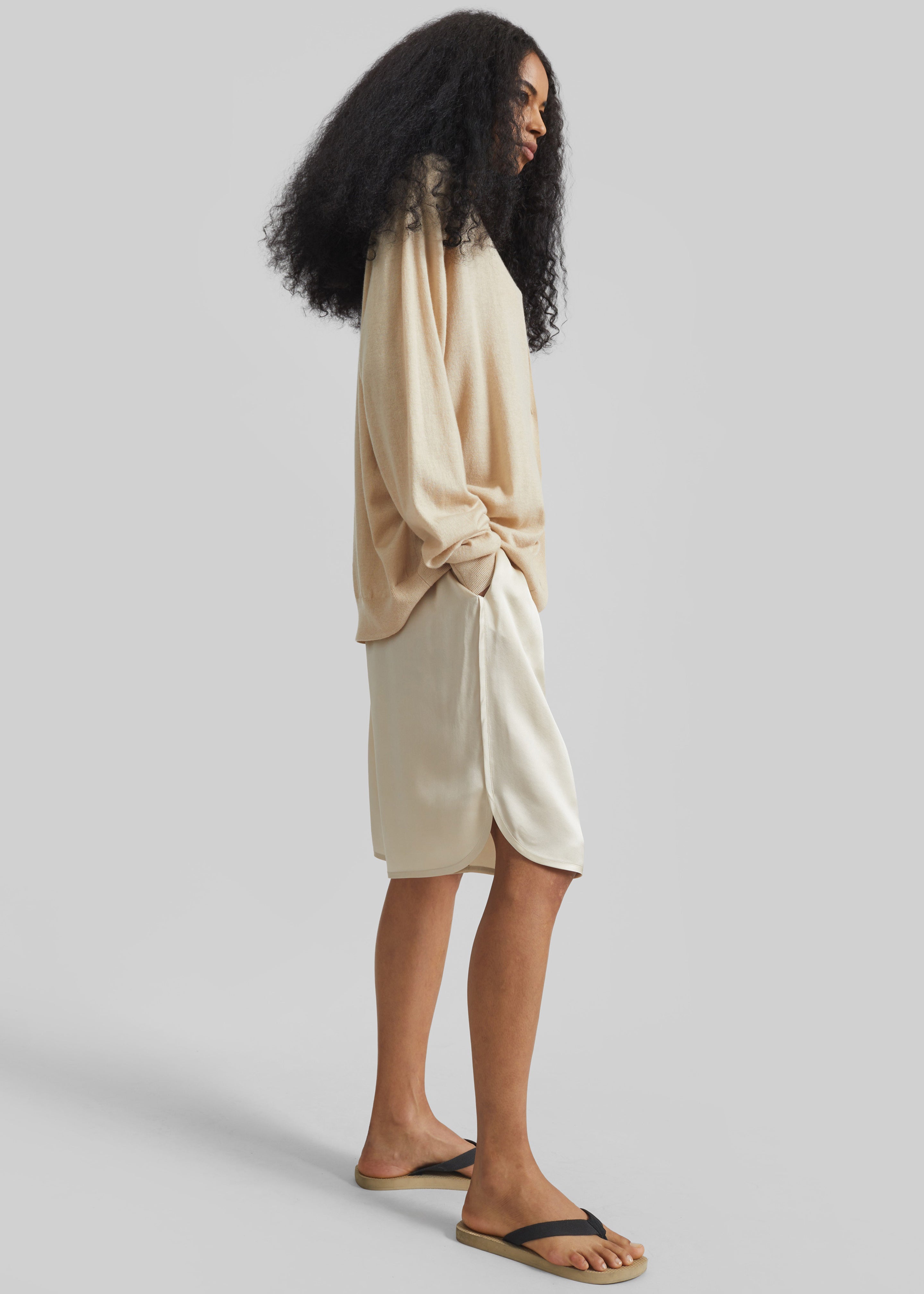 Nelis Silk Bermuda Shorts - Champagne - 5