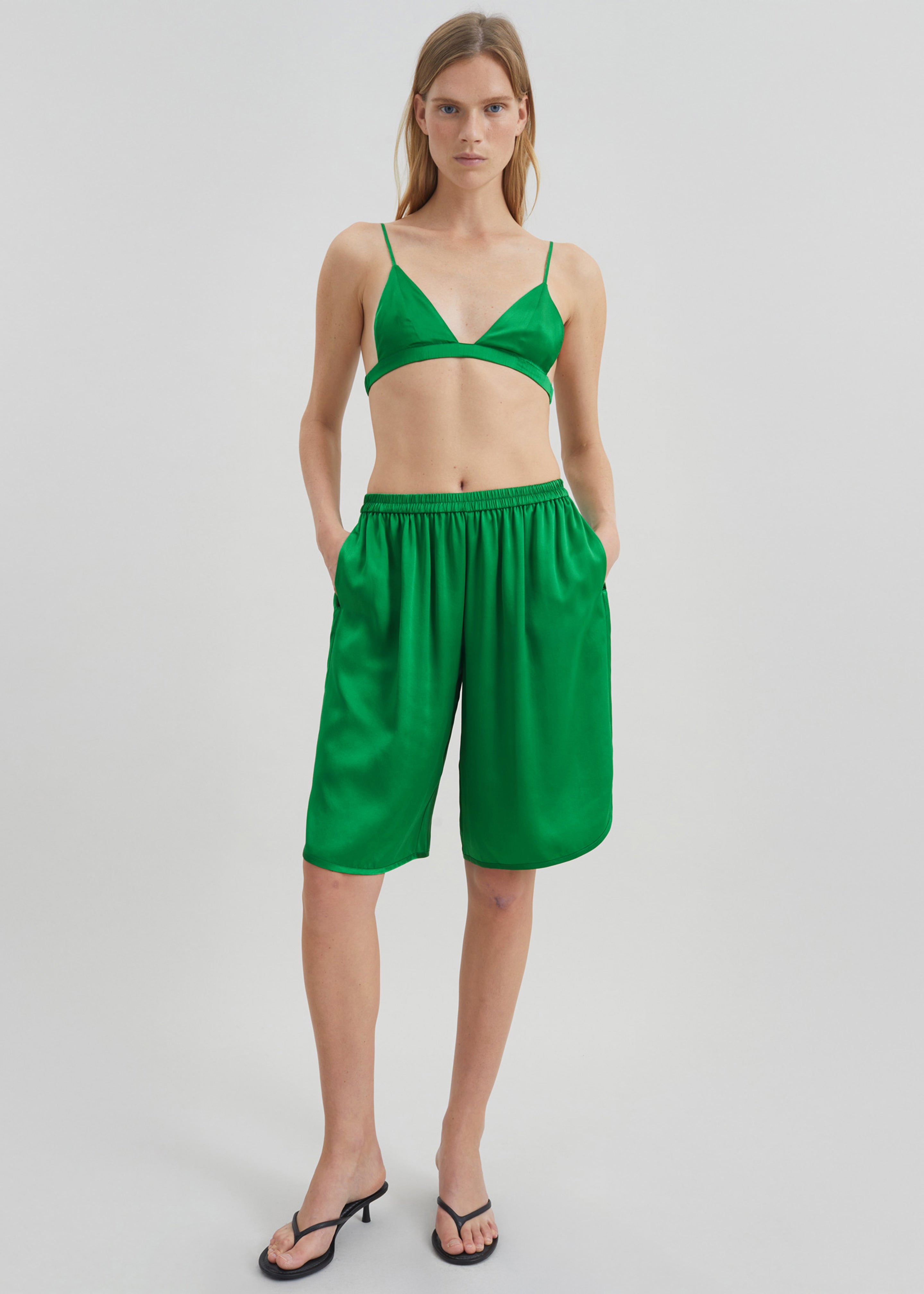 Nelis Silk Bermuda Shorts - Kelly Green - 7