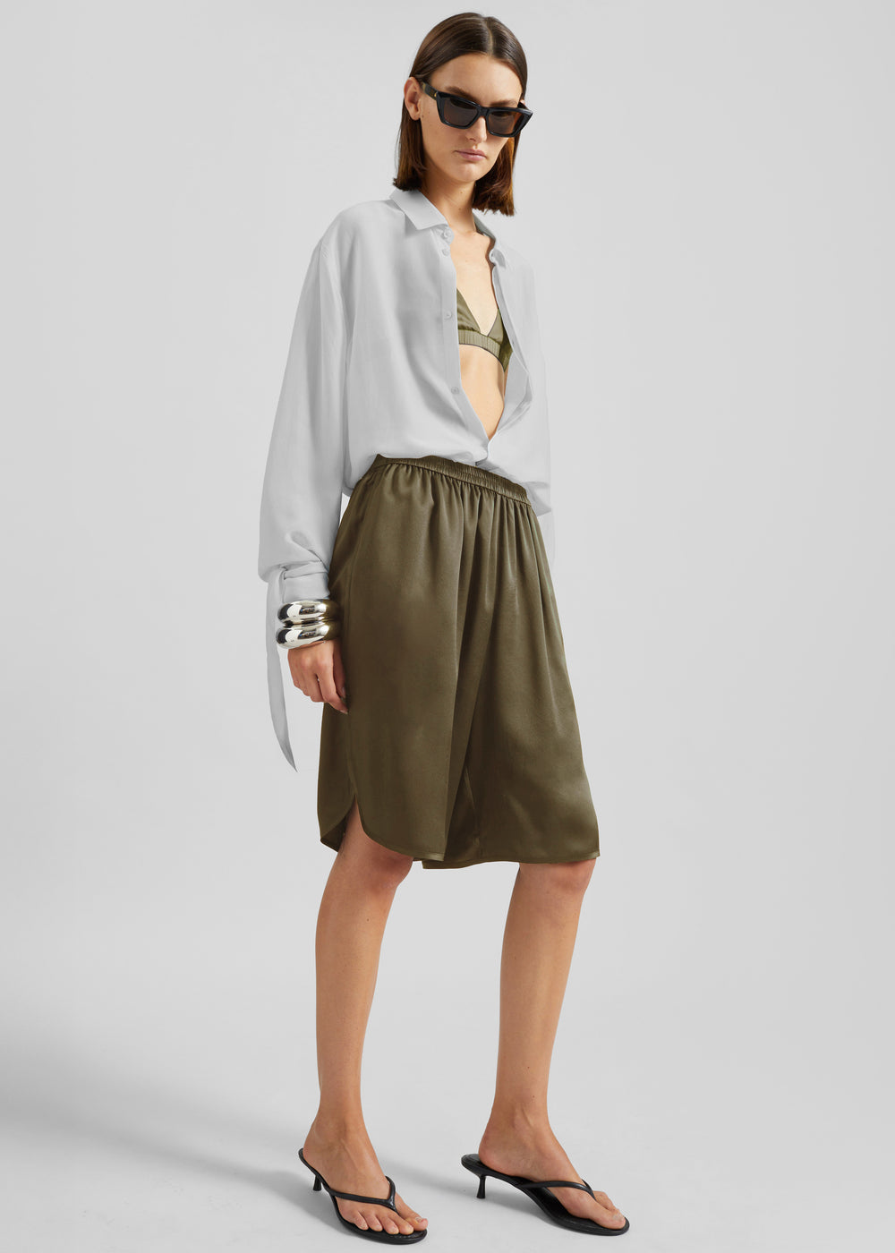 Nelis Silk Bermuda Shorts - Olive
