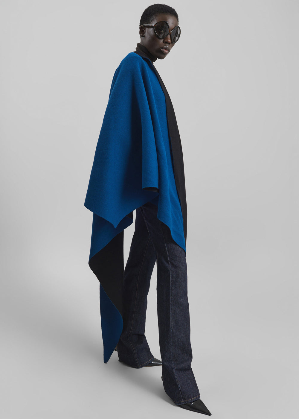 Nella Reversible Shawl - Black/Blue