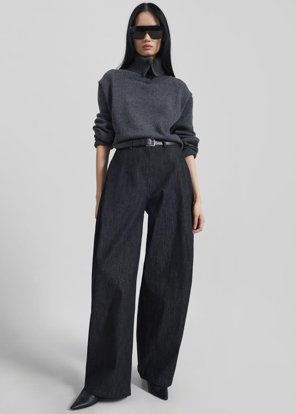 Nesna Barrel-Leg Jeans - Black - 1