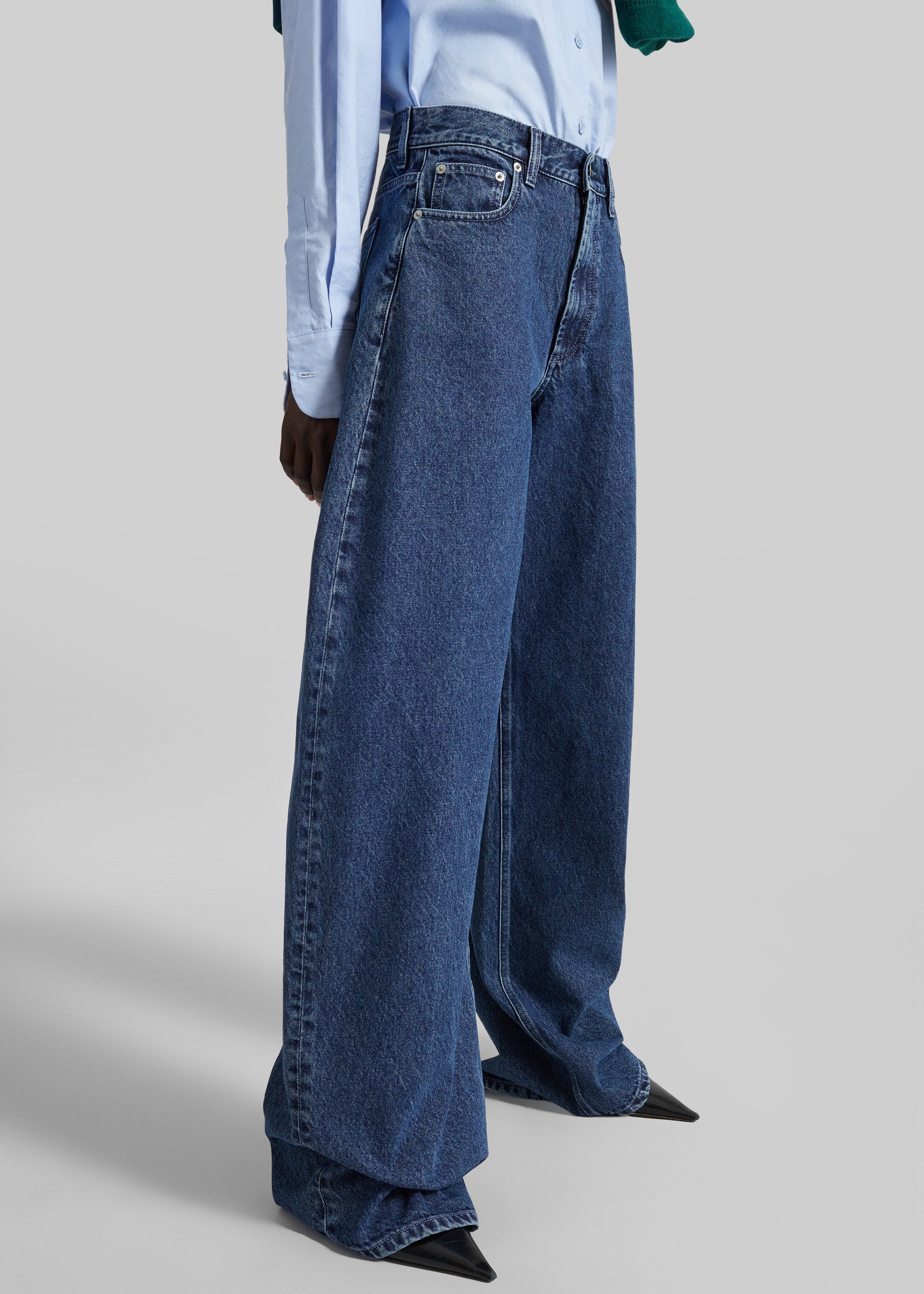 Nick Barrel Leg Jeans - Medium Wash - 6