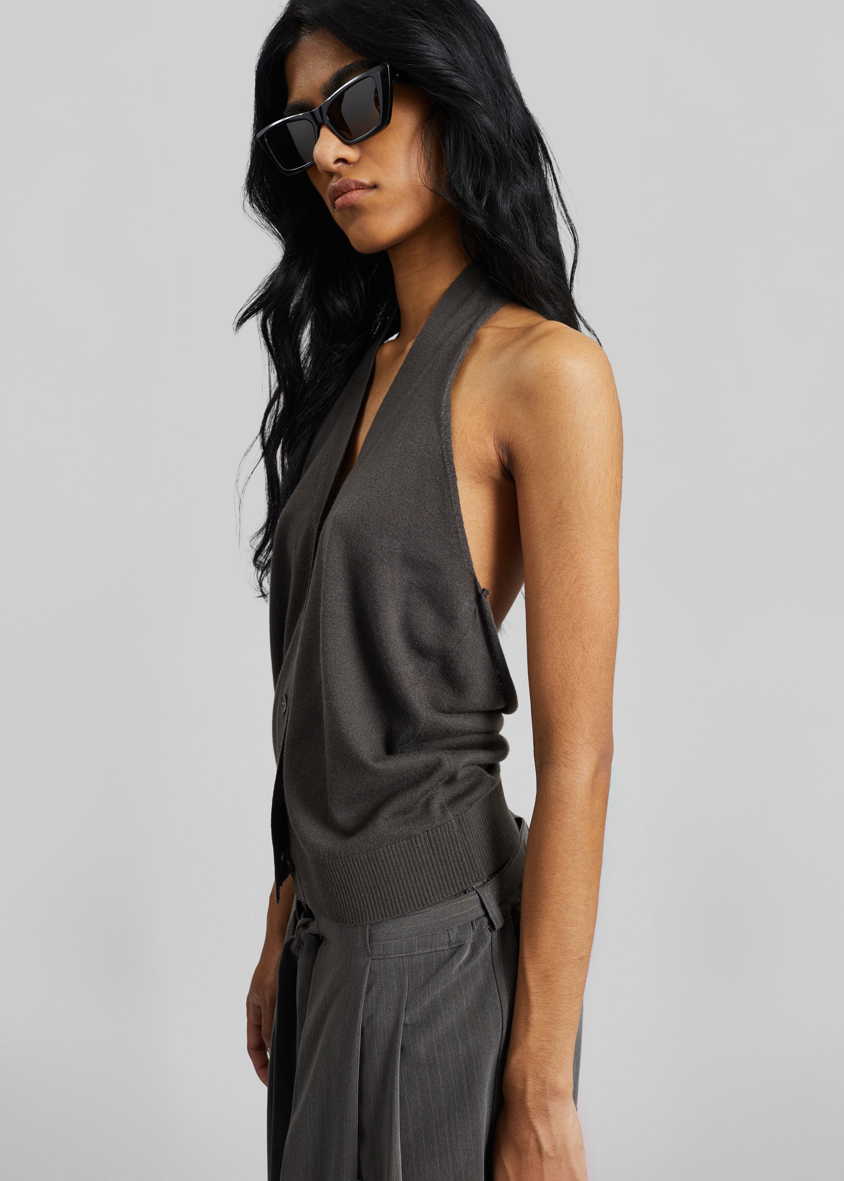 Nimi Knit Halter Top - Charcoal – The Frankie Shop Europe