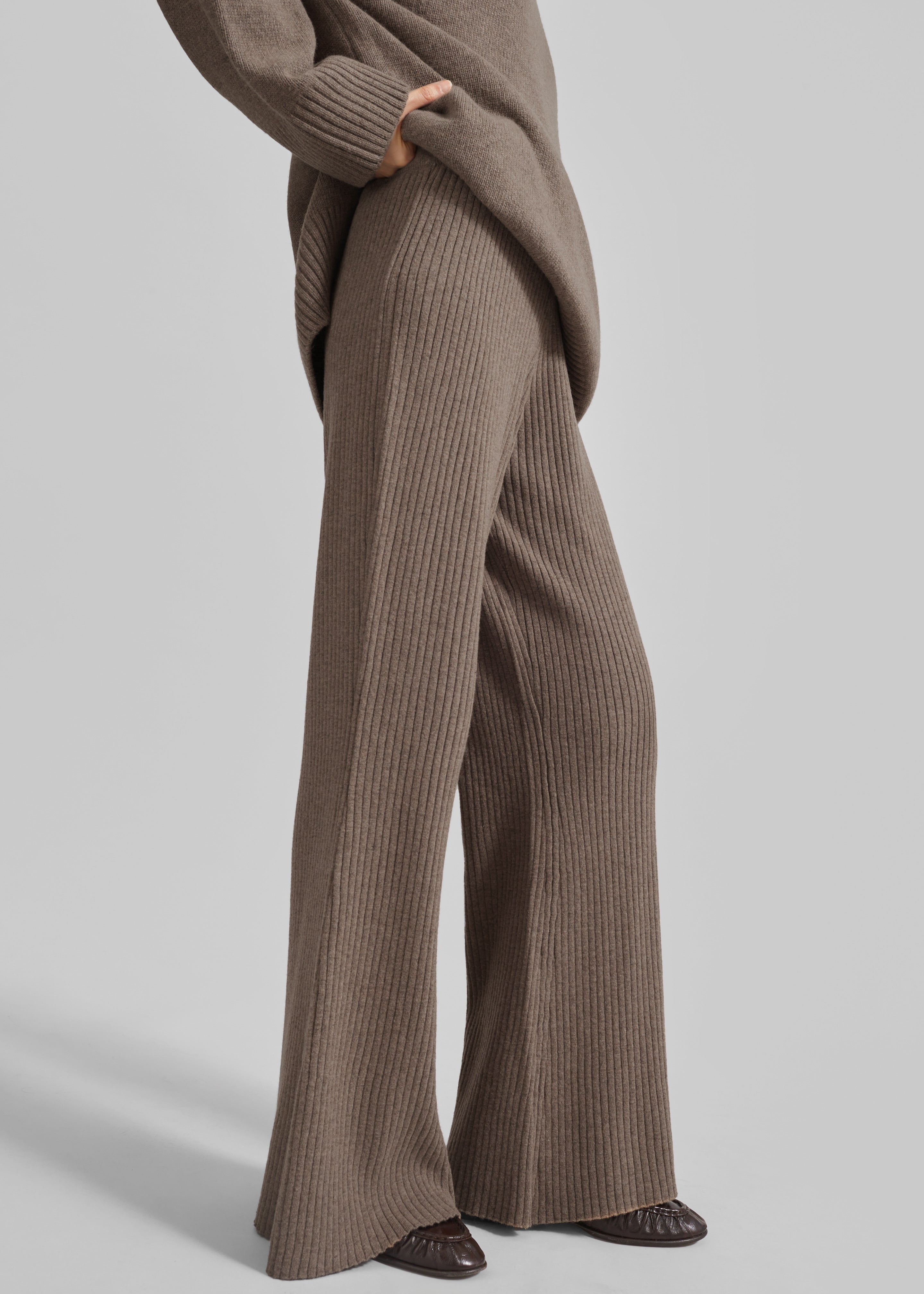 Odense Ribbed Flared Pants - Brown - 2