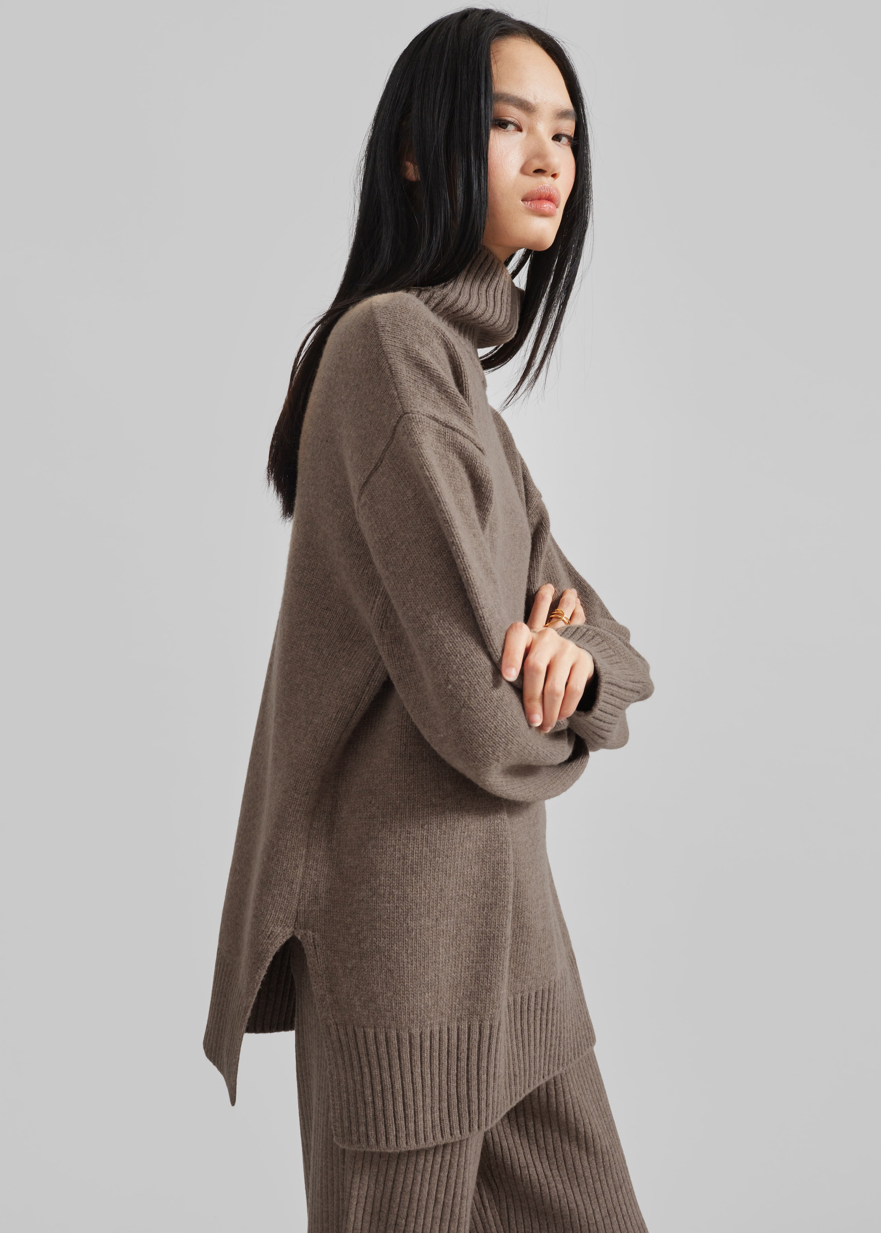 Odense Turtleneck Sweater - Brown - 7