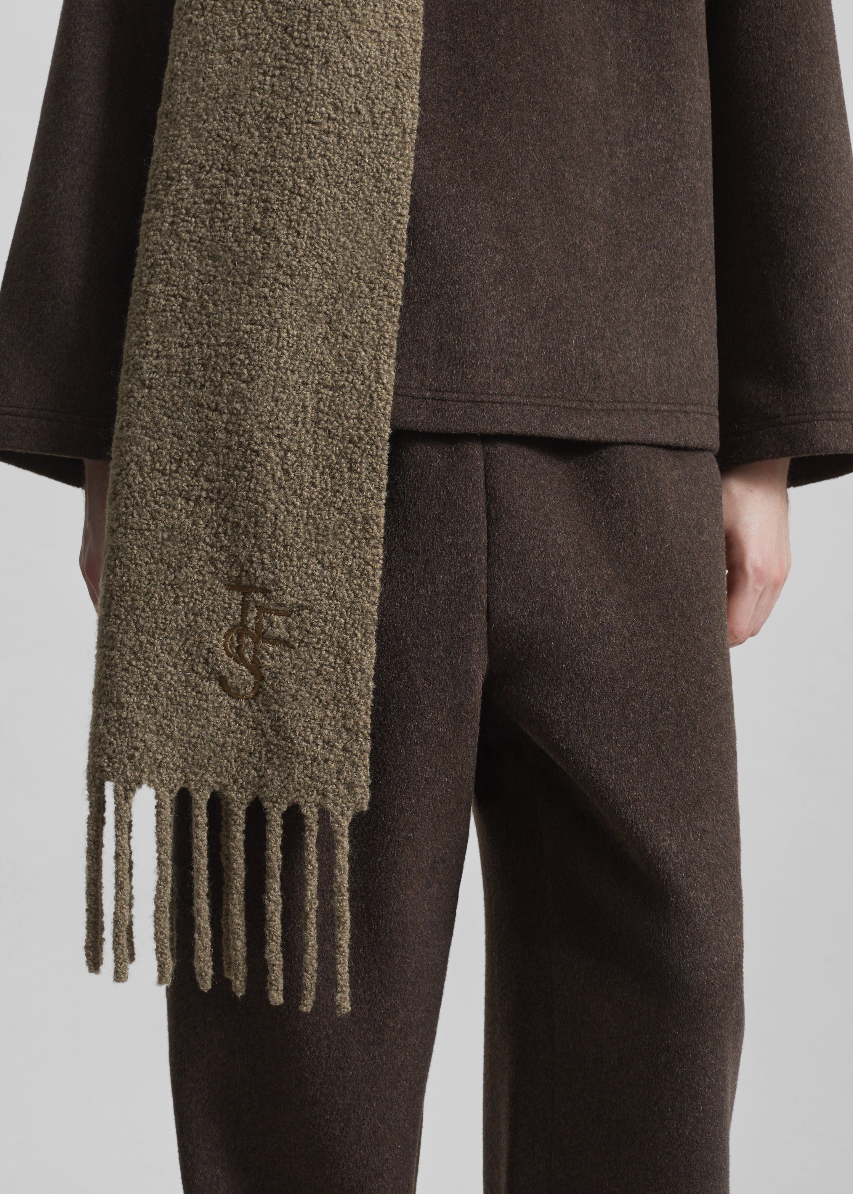 Olari Alpaca Blend Boucle Scarf - Olive - 10