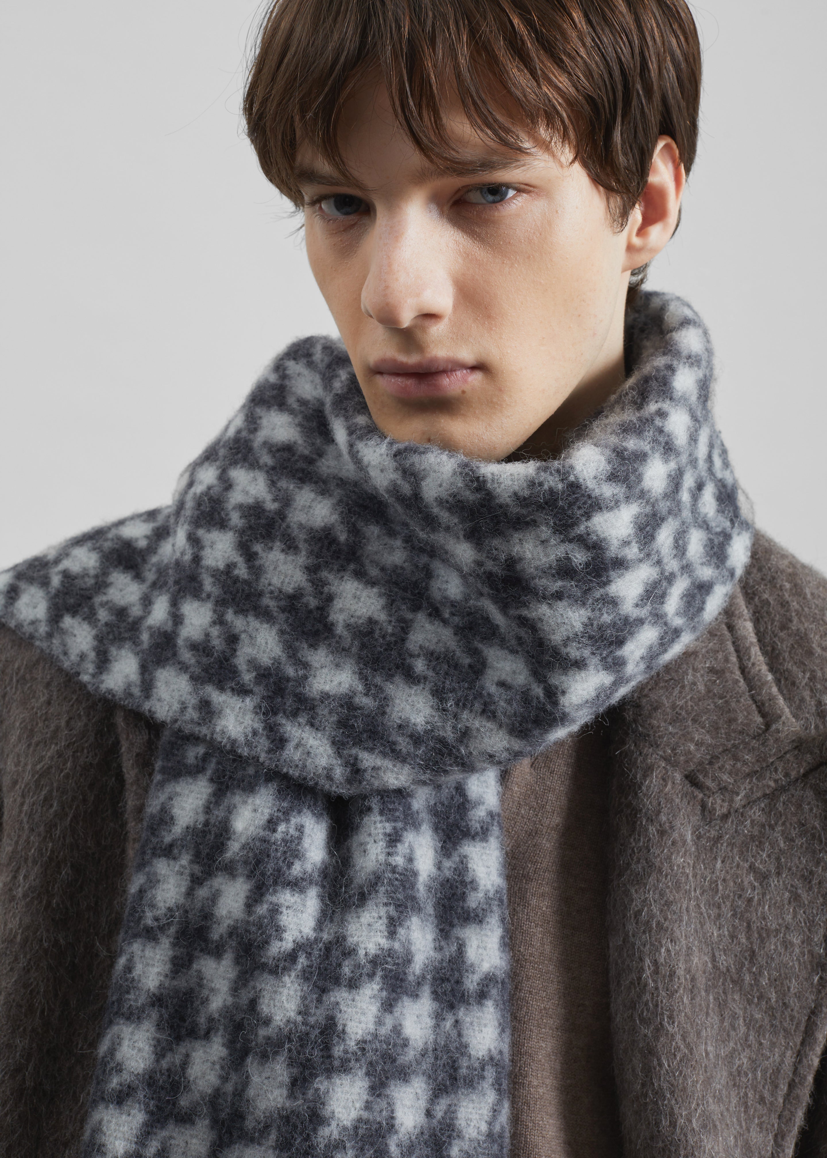 Olari Alpaca Blend Scarf - Grey Houndstooth Check - 7 - [gender-male]