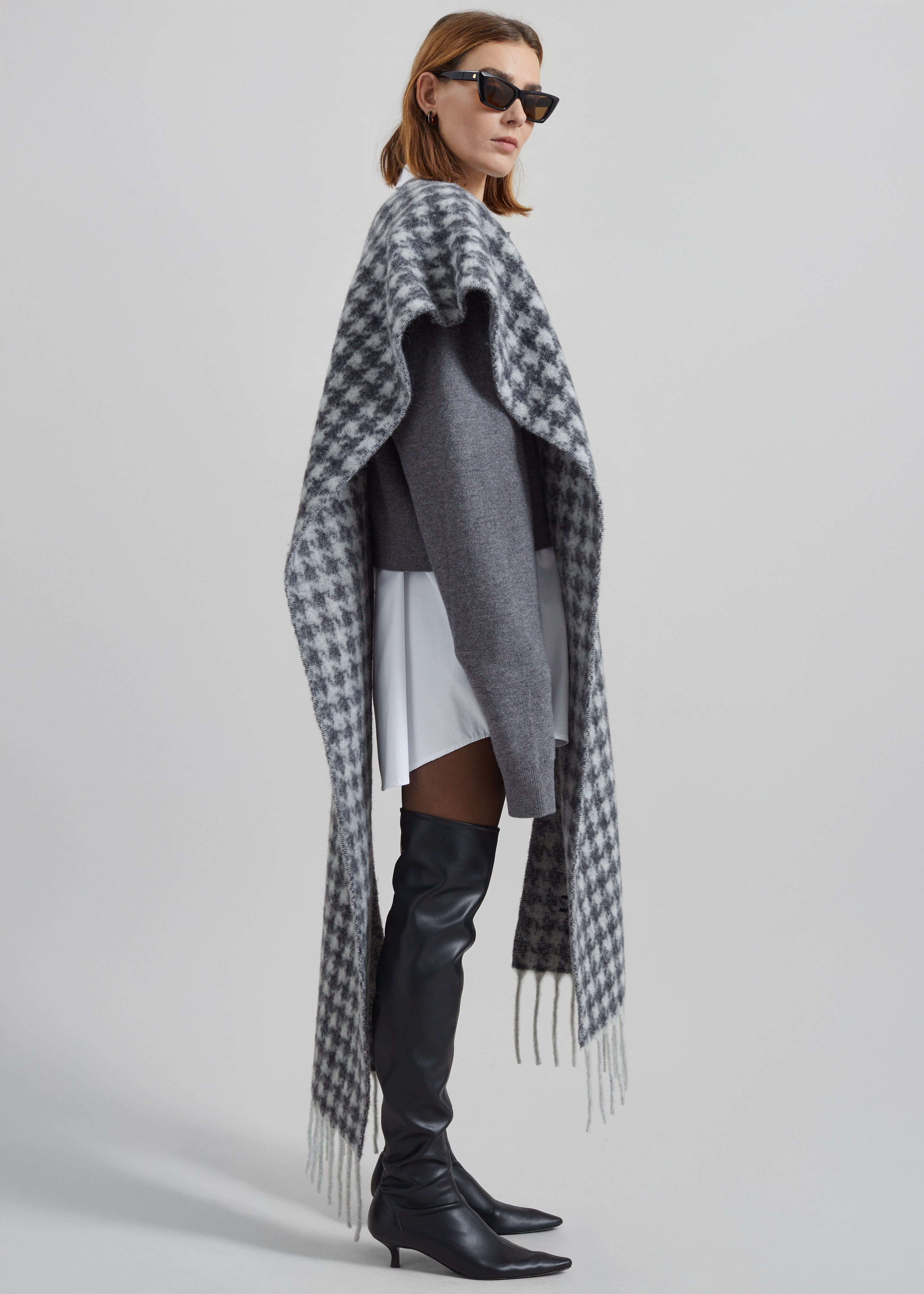 Olari Alpaca Blend Scarf - Grey Houndstooth Check - 3