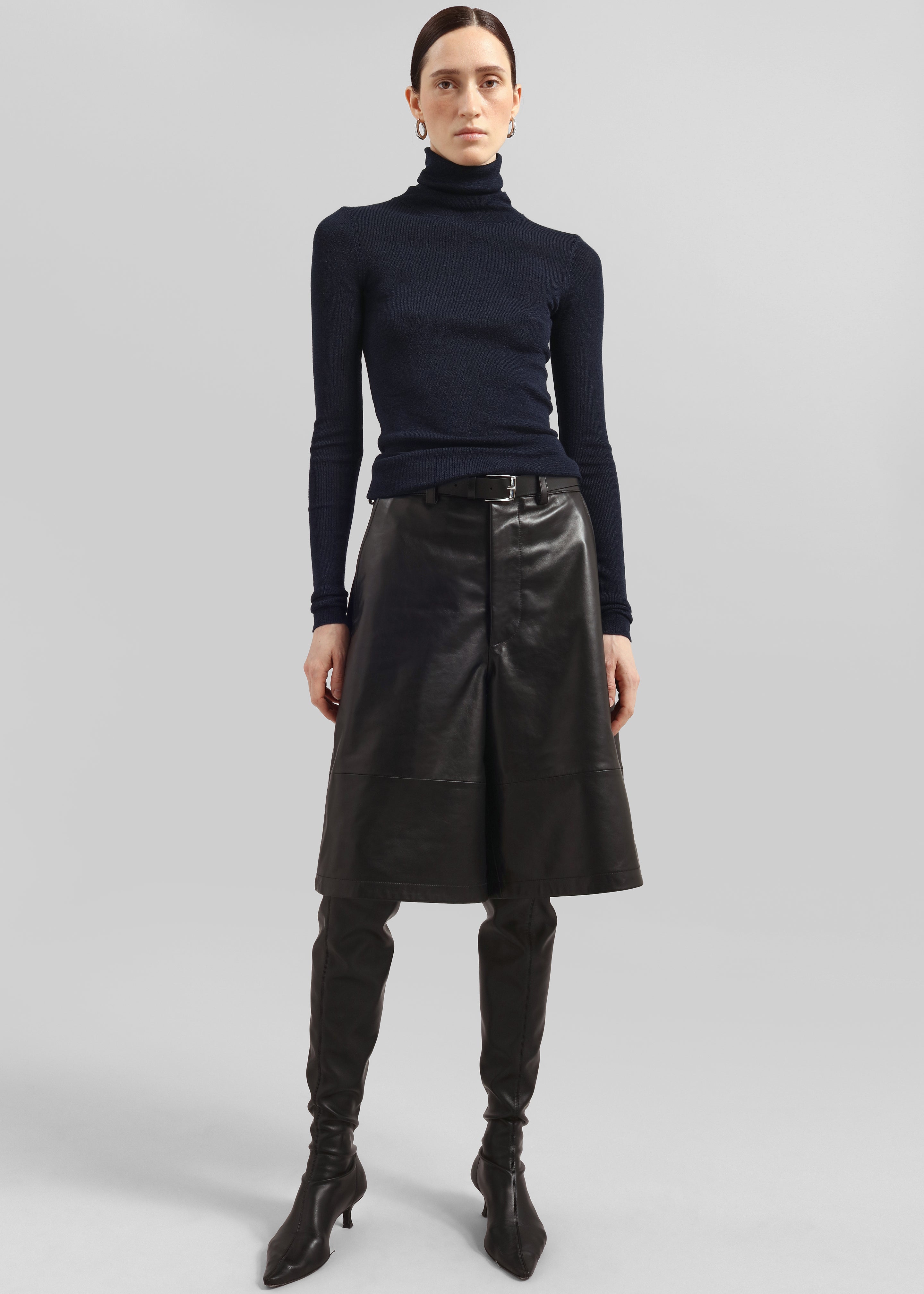 Olivia Leather Bermuda Shorts - Black - 8