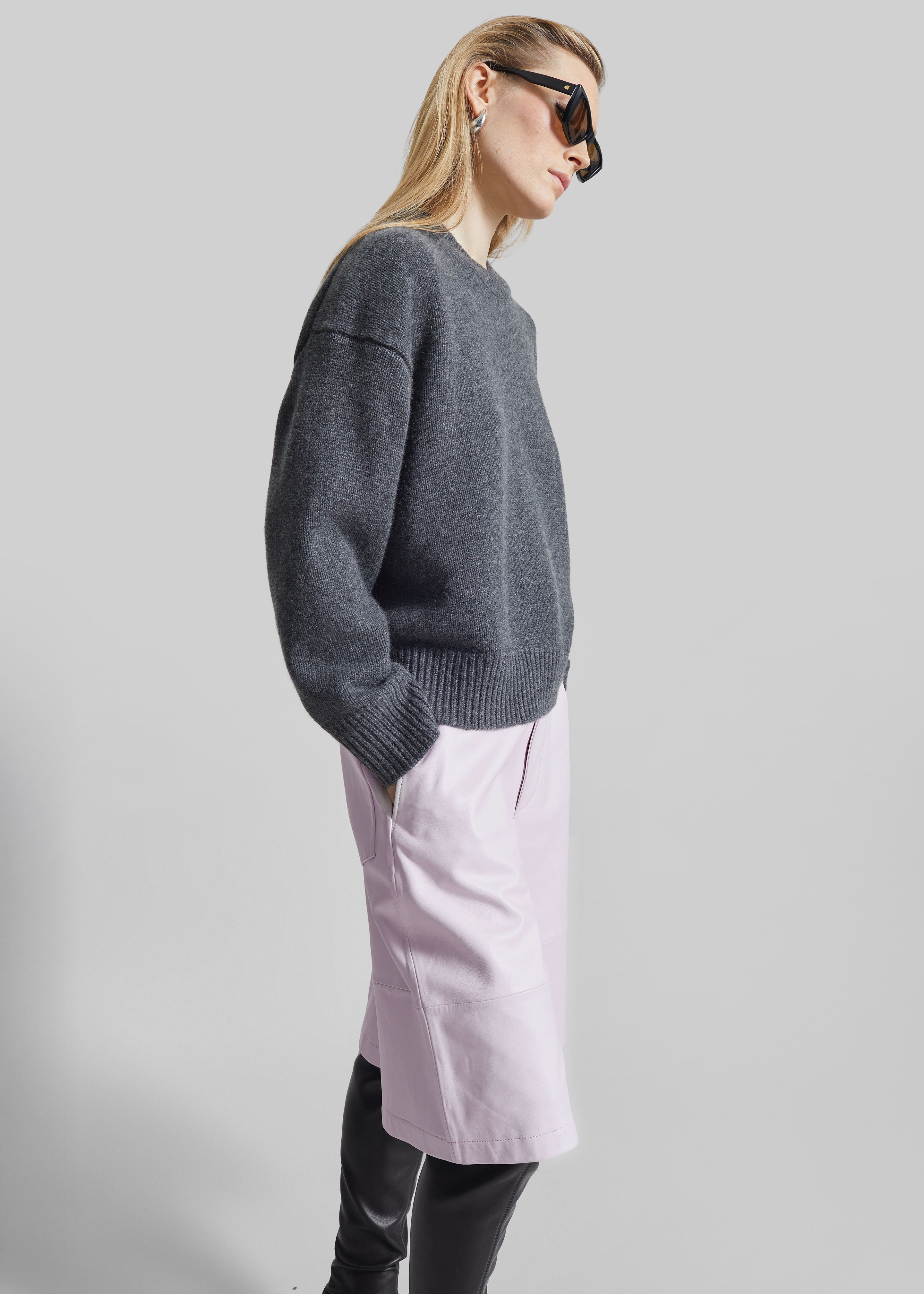 Olivia Leather Bermuda Shorts - Faded Pink - 3