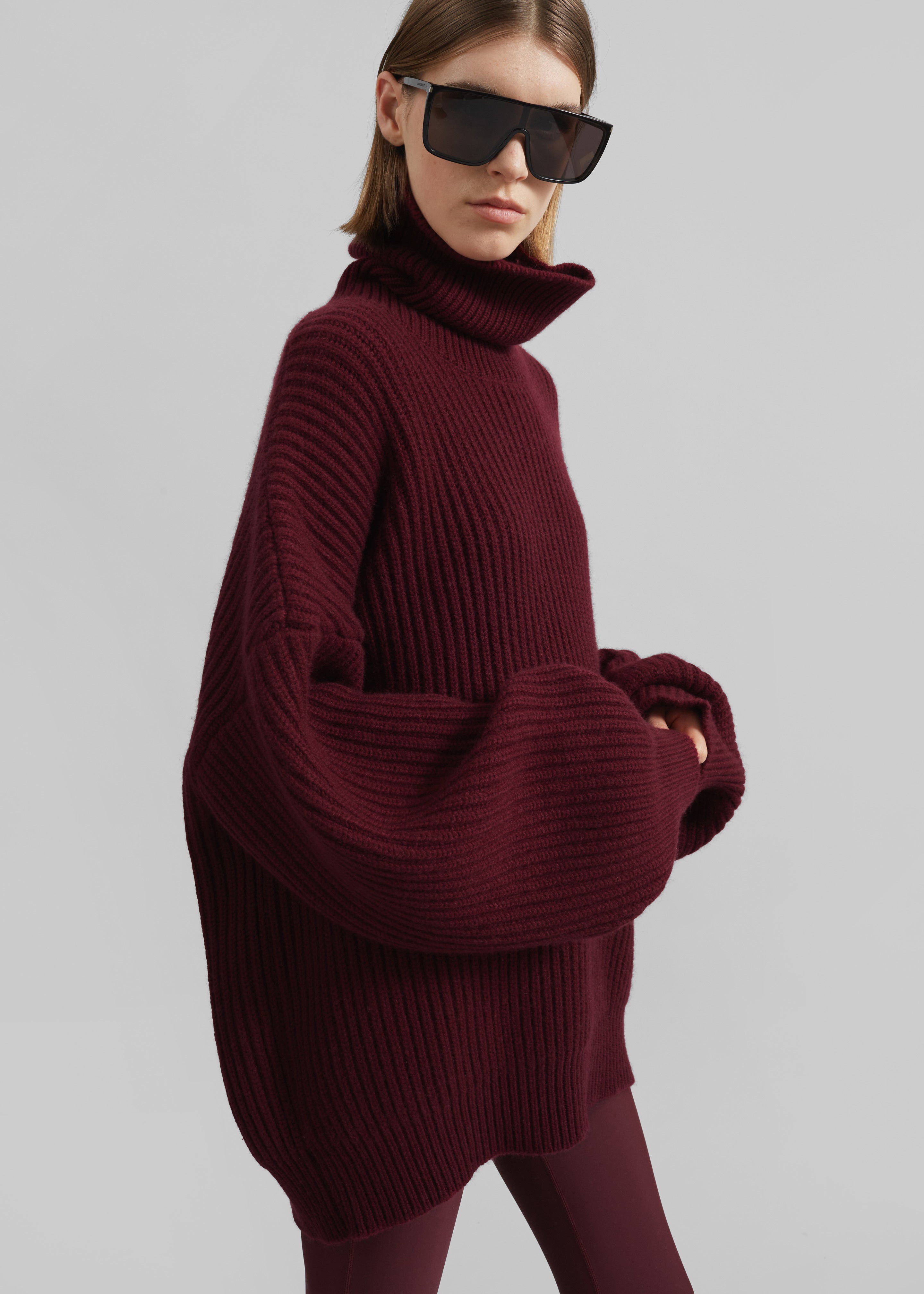 Olney Oversized Wool Turtleneck - Burgundy - 2