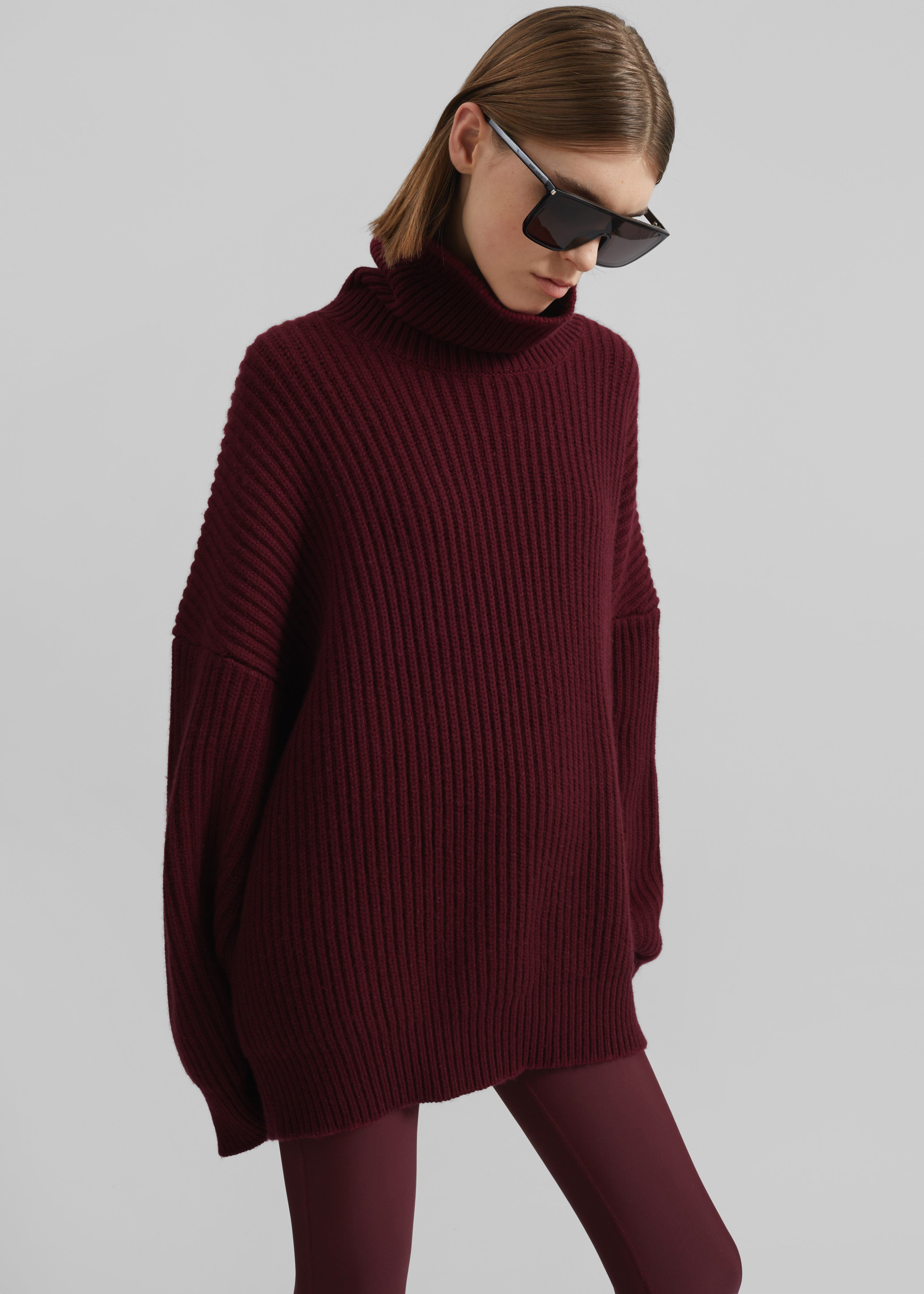 Olney Oversized Wool Turtleneck - Burgundy - 7