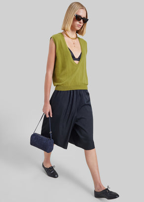 Olyne Satin Wide Bermuda Shorts - Black