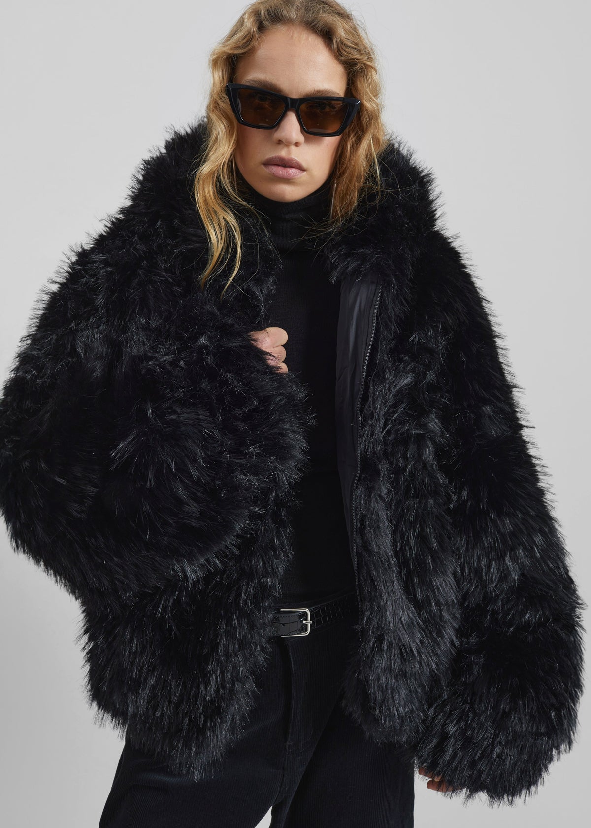 Pieces Uniques Le Sailor Faux Fur Sweatshirt - Black - 2