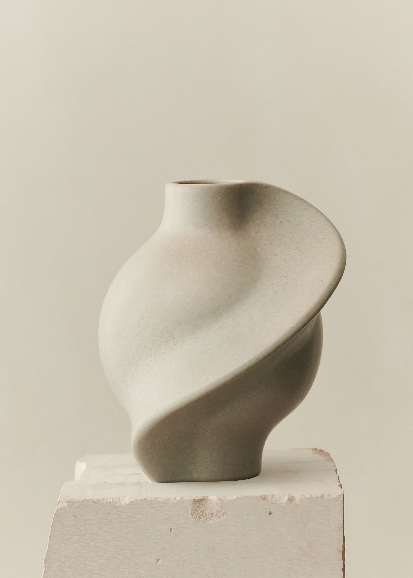 Louise Roe Ceramic Pirout Vase 02 - Vintage Glaze