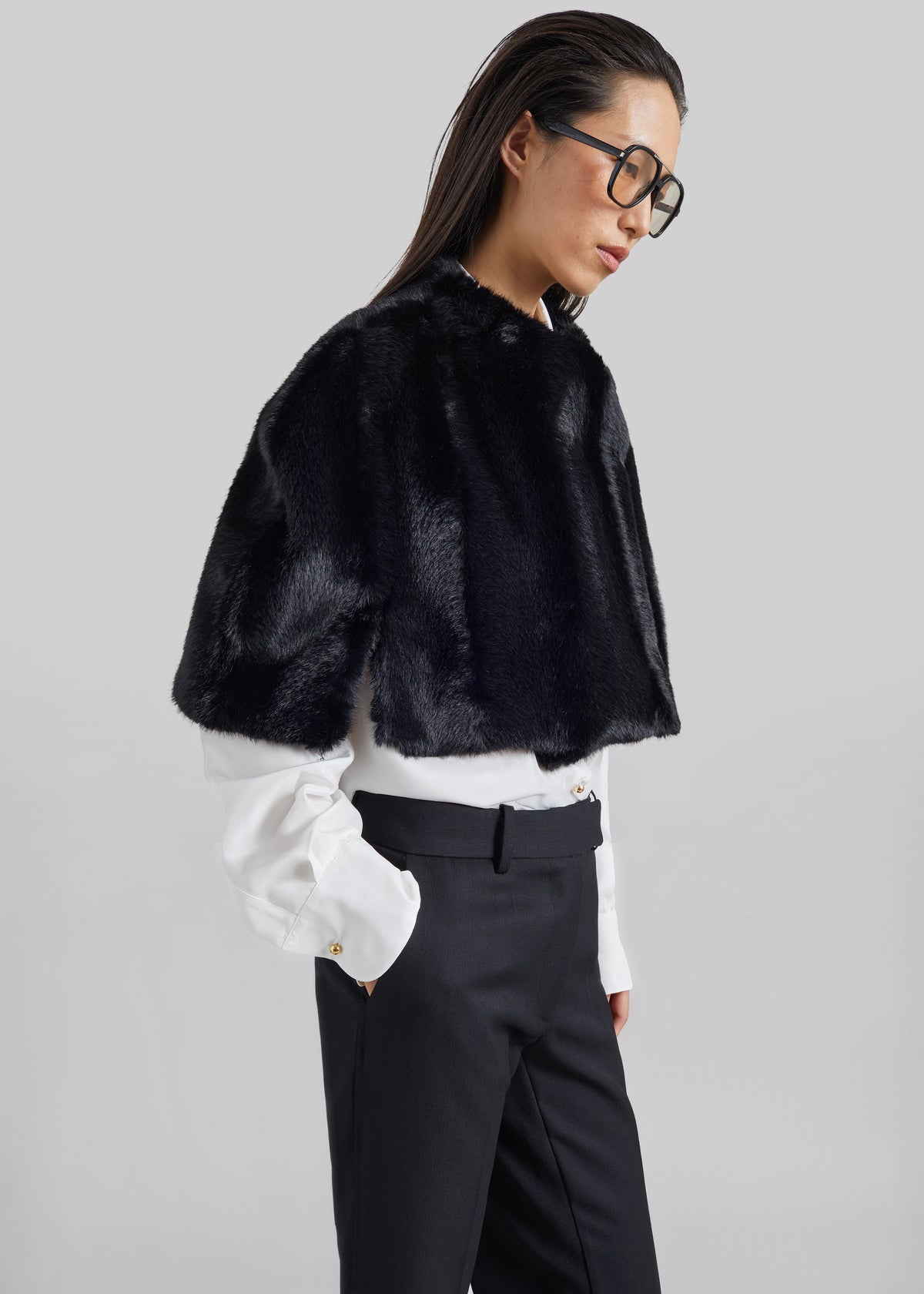 Mantella cropped Prudence in pelliccia sintetica - Nero
