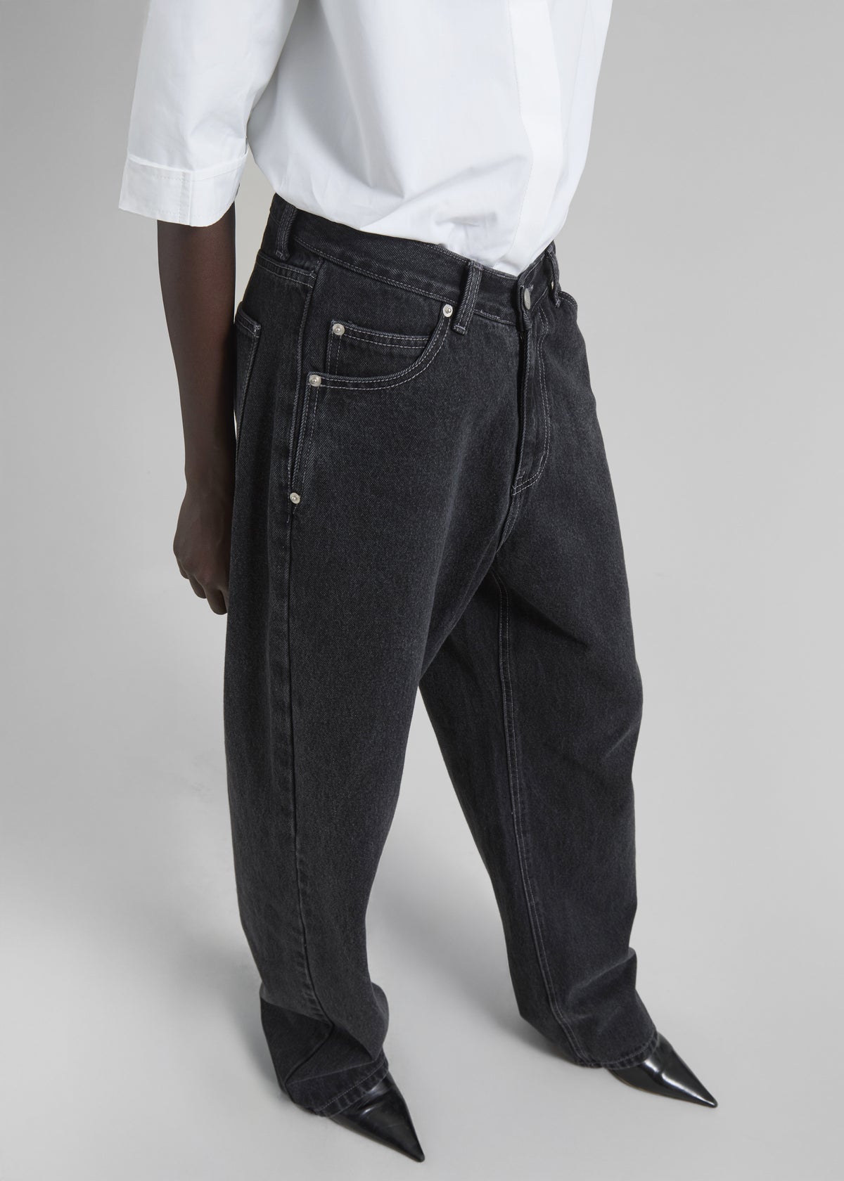 Raven Low Rise Jeans - Black Wash - 5