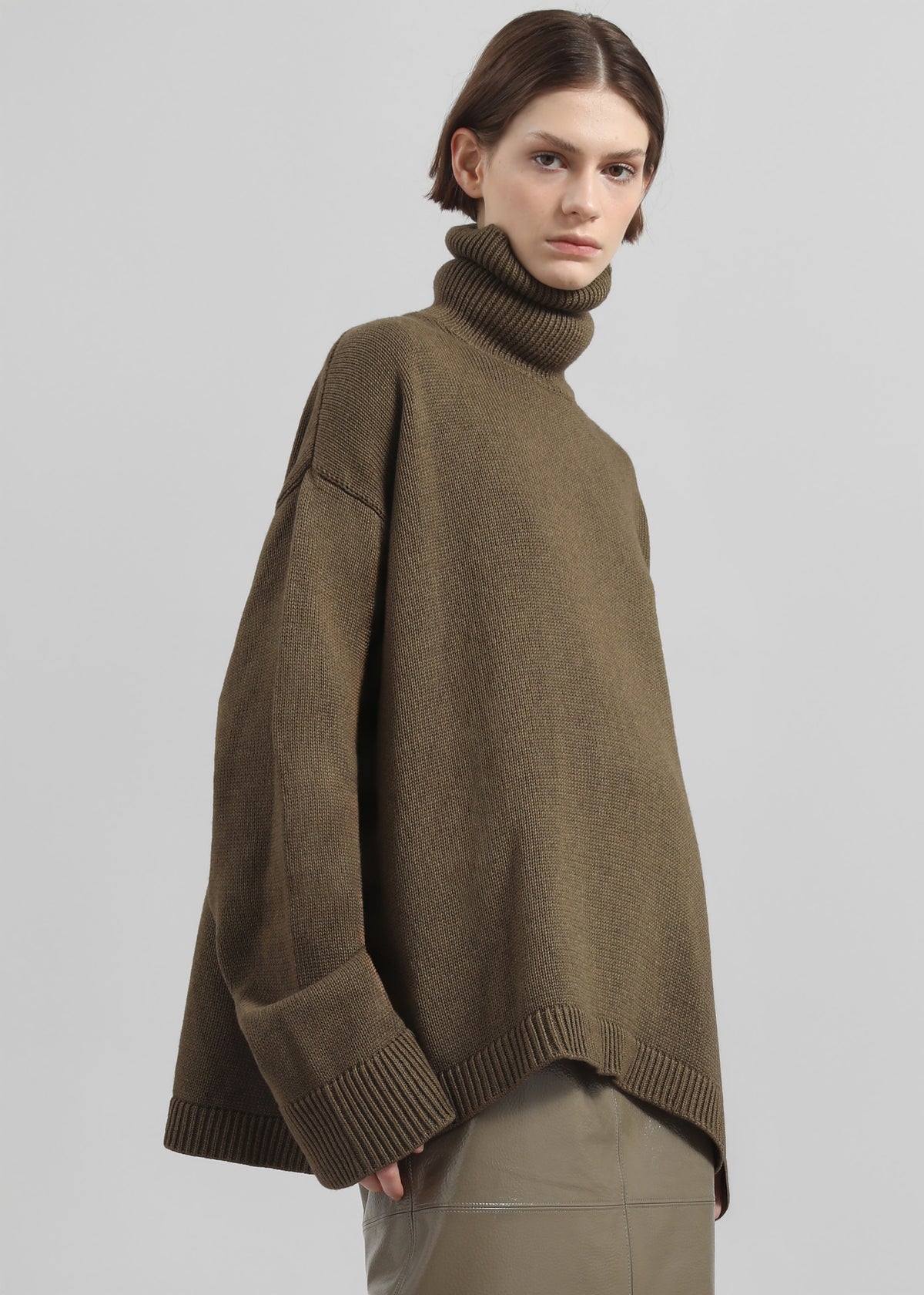 Rhea Trapeze Turtleneck - Olive - 2