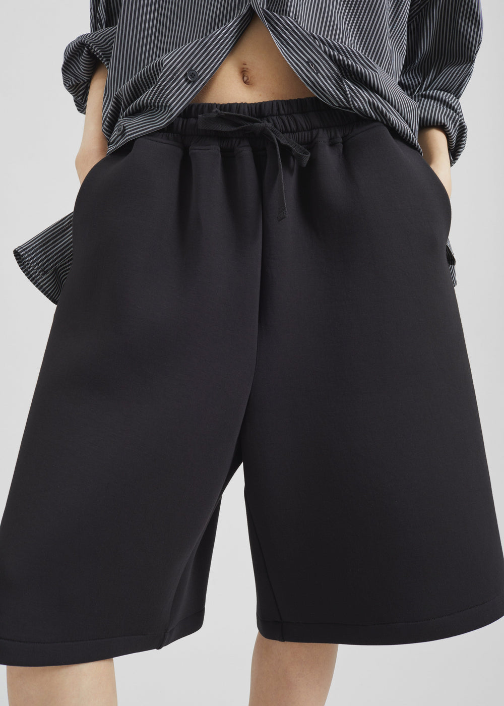Rian Sweatshorts - Black - 1
