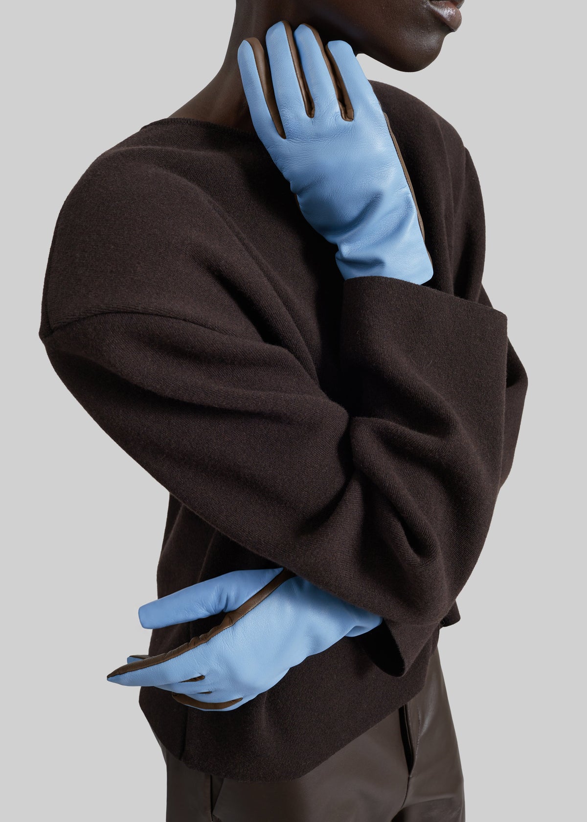 Gants courts Rion bicolores en cuir - Bleu pâle/marron clair