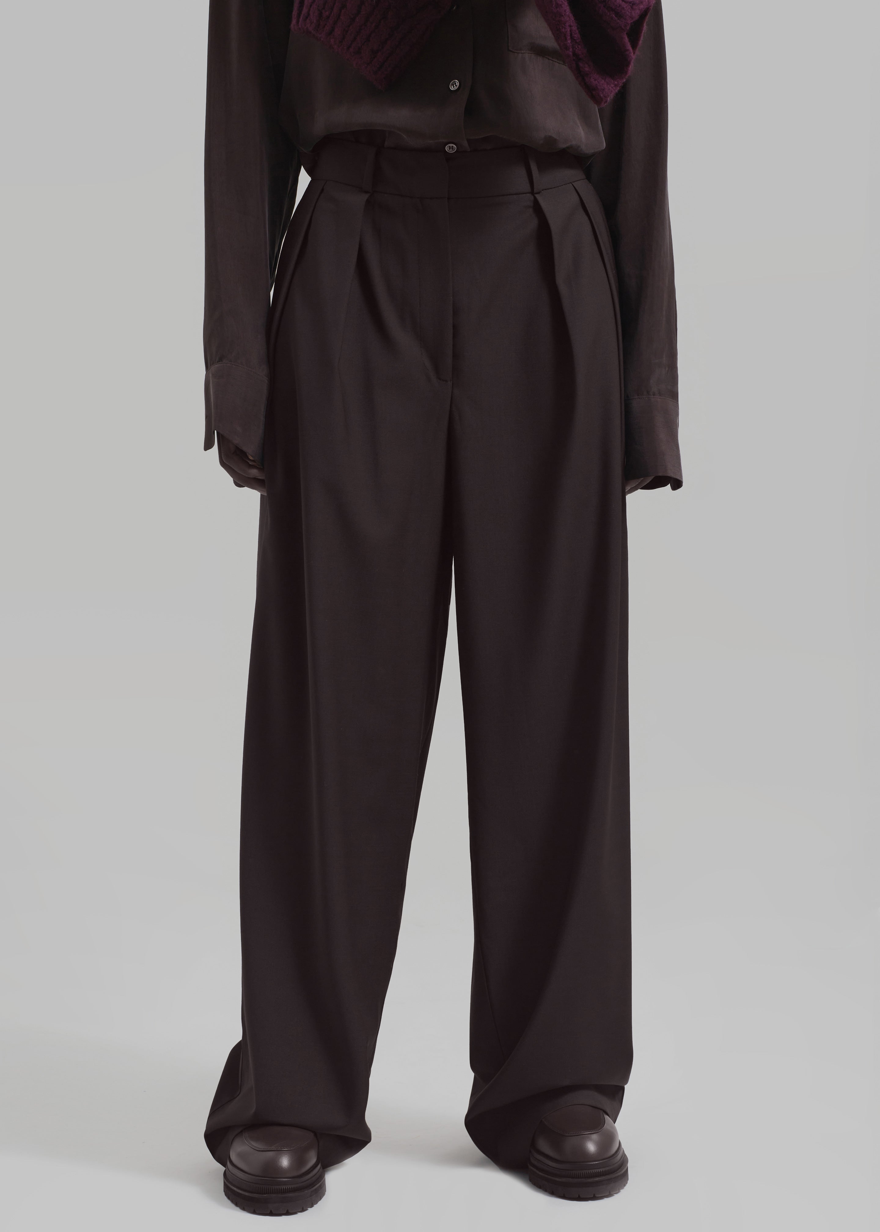 Ripley Pleated Trousers - Brown – The Frankie Shop Europe